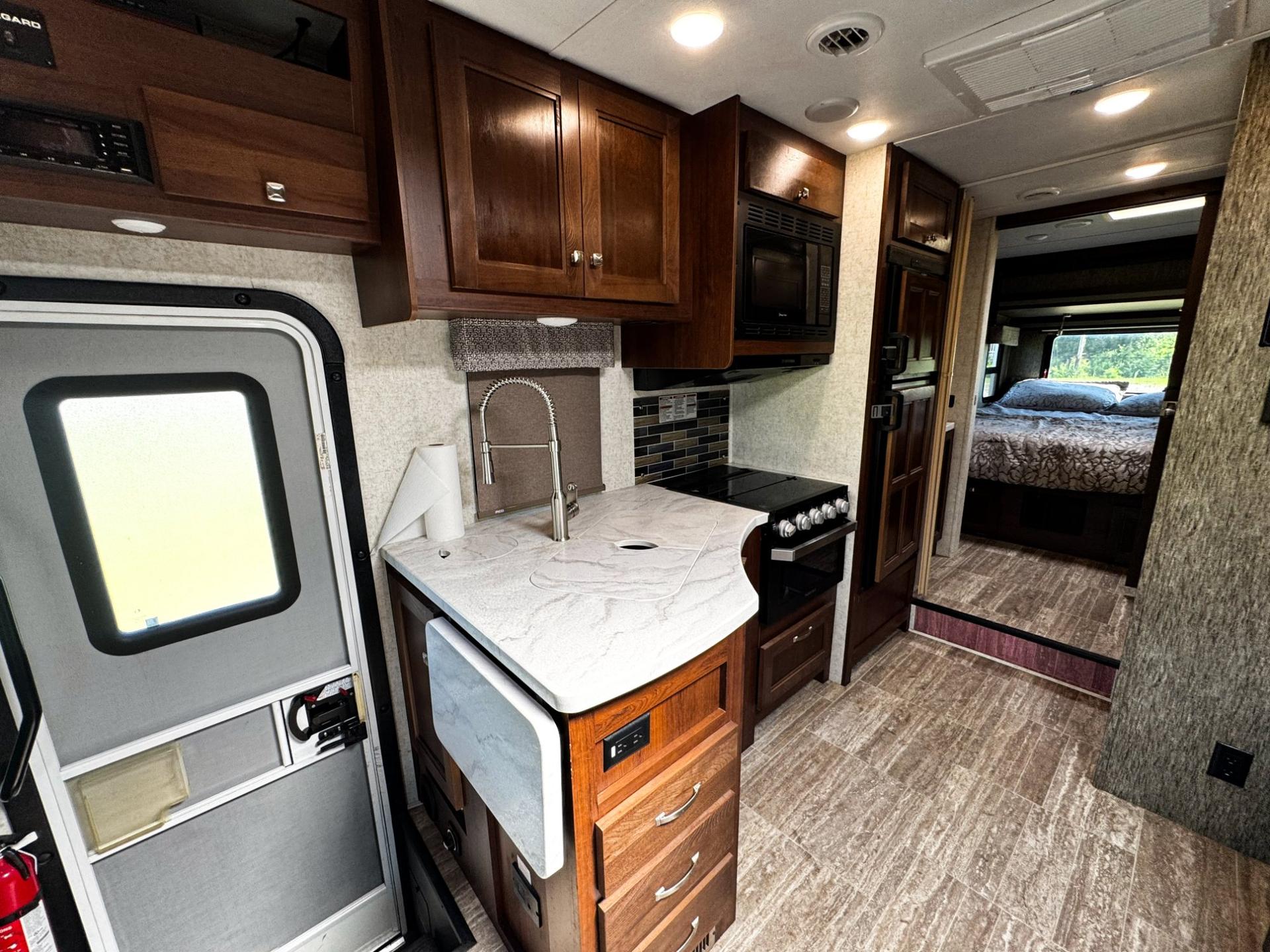 2019 Forest River 2019 Forest River Sunseeker - thumbnail 15