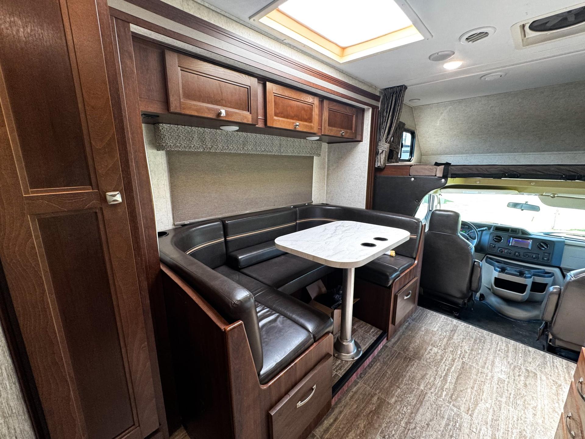 2019 Forest River 2019 Forest River Sunseeker - thumbnail 17