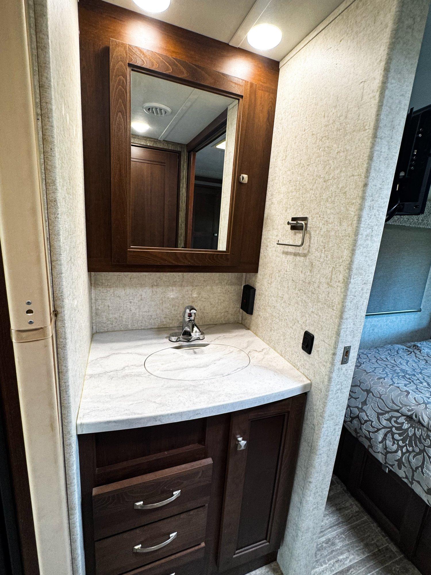 2019 Forest River 2019 Forest River Sunseeker - thumbnail 22