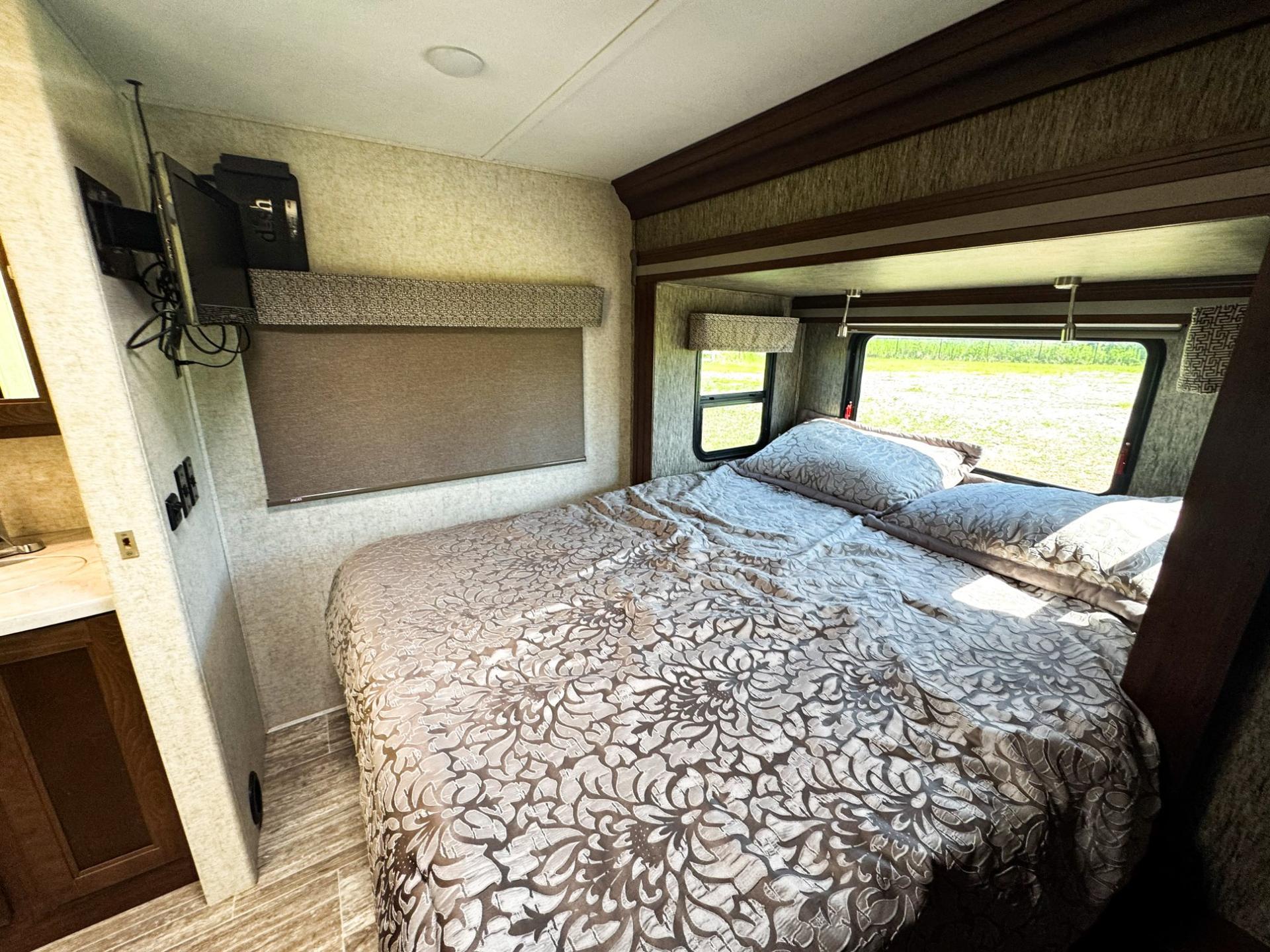 2019 Forest River 2019 Forest River Sunseeker - thumbnail 29