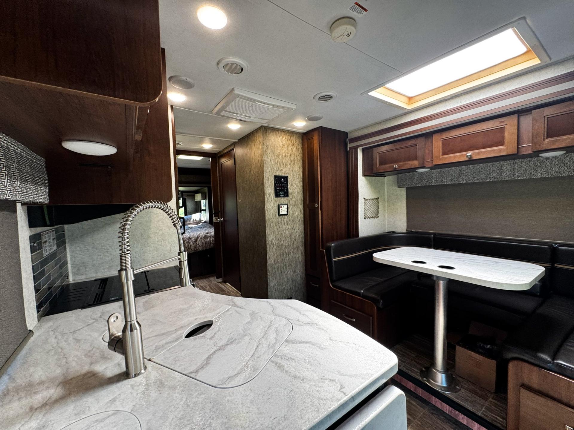 2019 Forest River 2019 Forest River Sunseeker - thumbnail 33