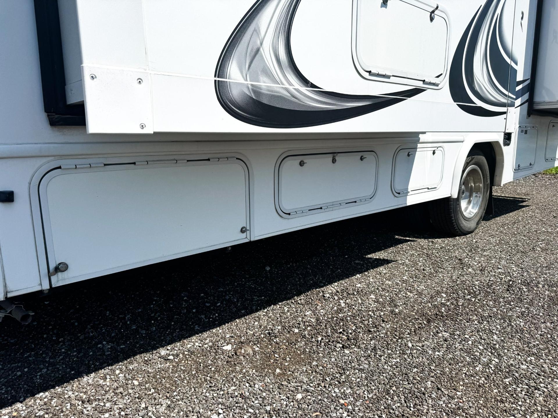 2019 Forest River 2019 Forest River Sunseeker - thumbnail 43
