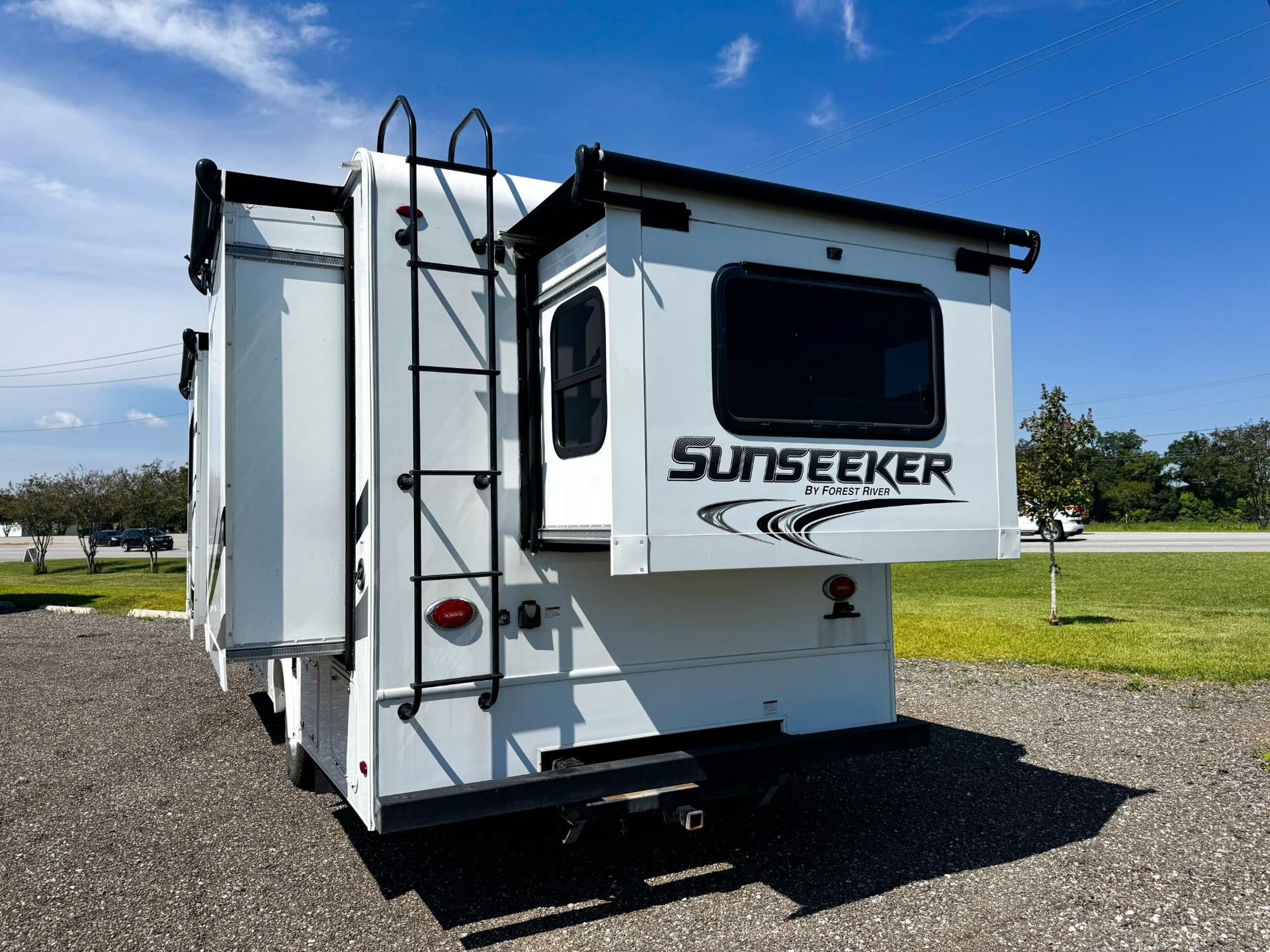 2019 Forest River 2019 Forest River Sunseeker - thumbnail 38