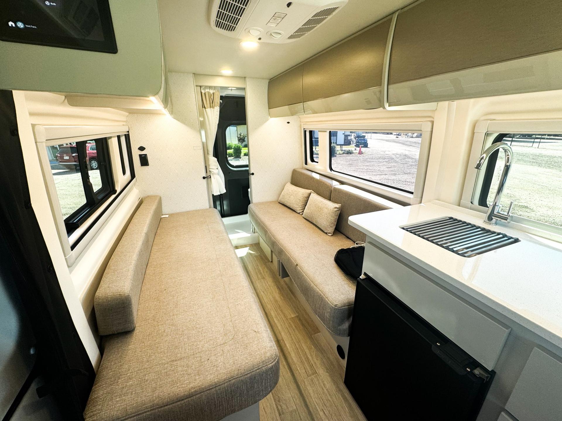 2027 Thor Motor Coach 2027 Thor Motor Coach Tellaro - thumbnail 3