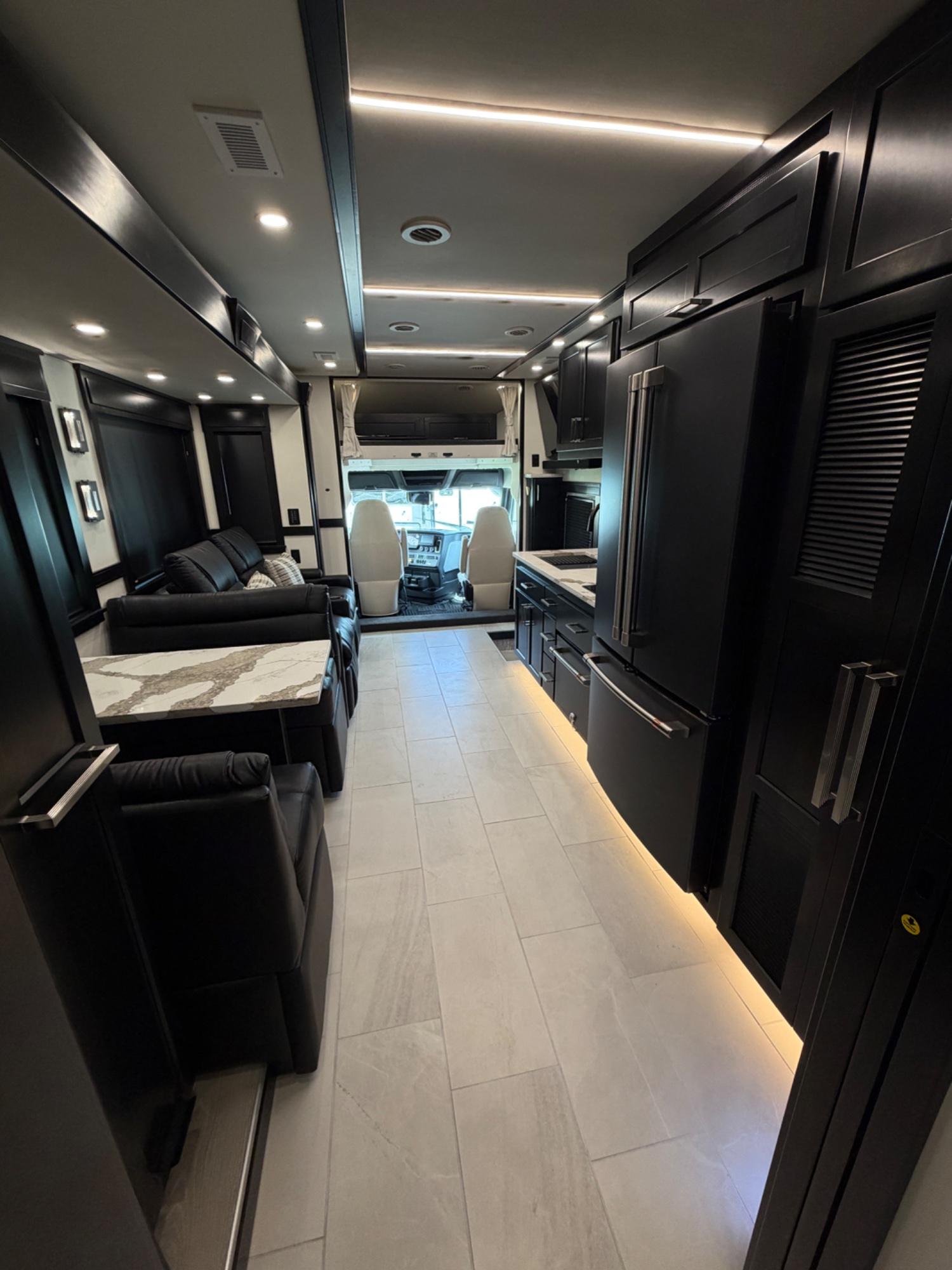 2027 Showhauler 2027 Showhauler Adventure - thumbnail 17