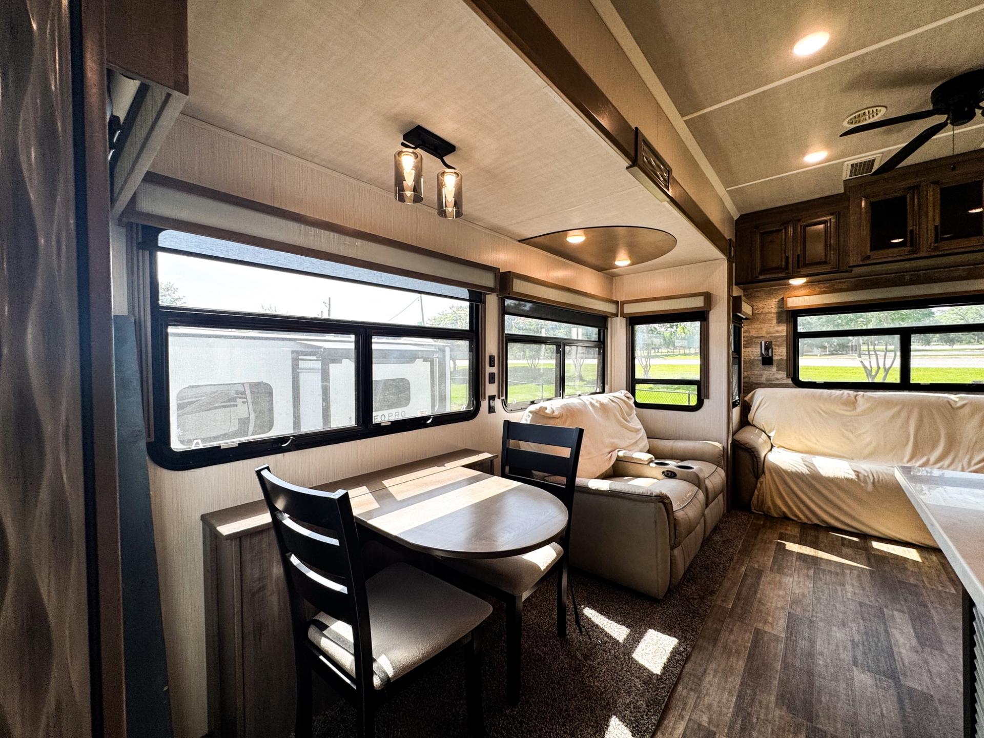 2021 Forest River 2021 Forest River Cedar Creek Champagne - thumbnail 4