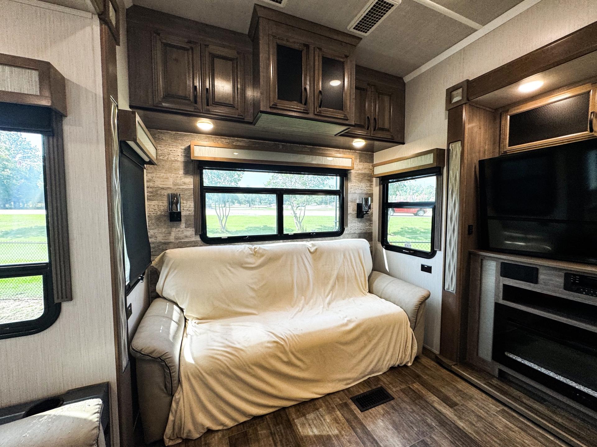 2021 Forest River 2021 Forest River Cedar Creek Champagne - thumbnail 8