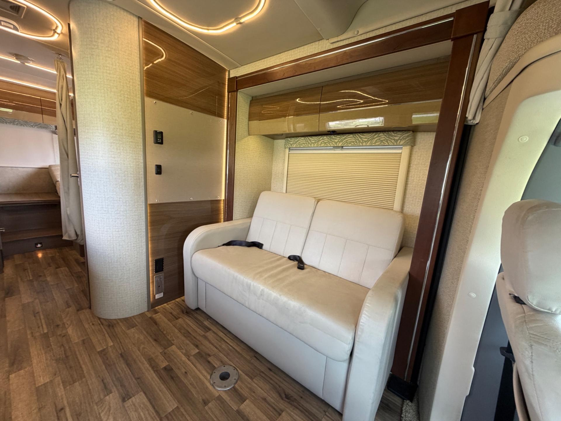 2018 Winnebago 2018 Winnebago View - thumbnail 3