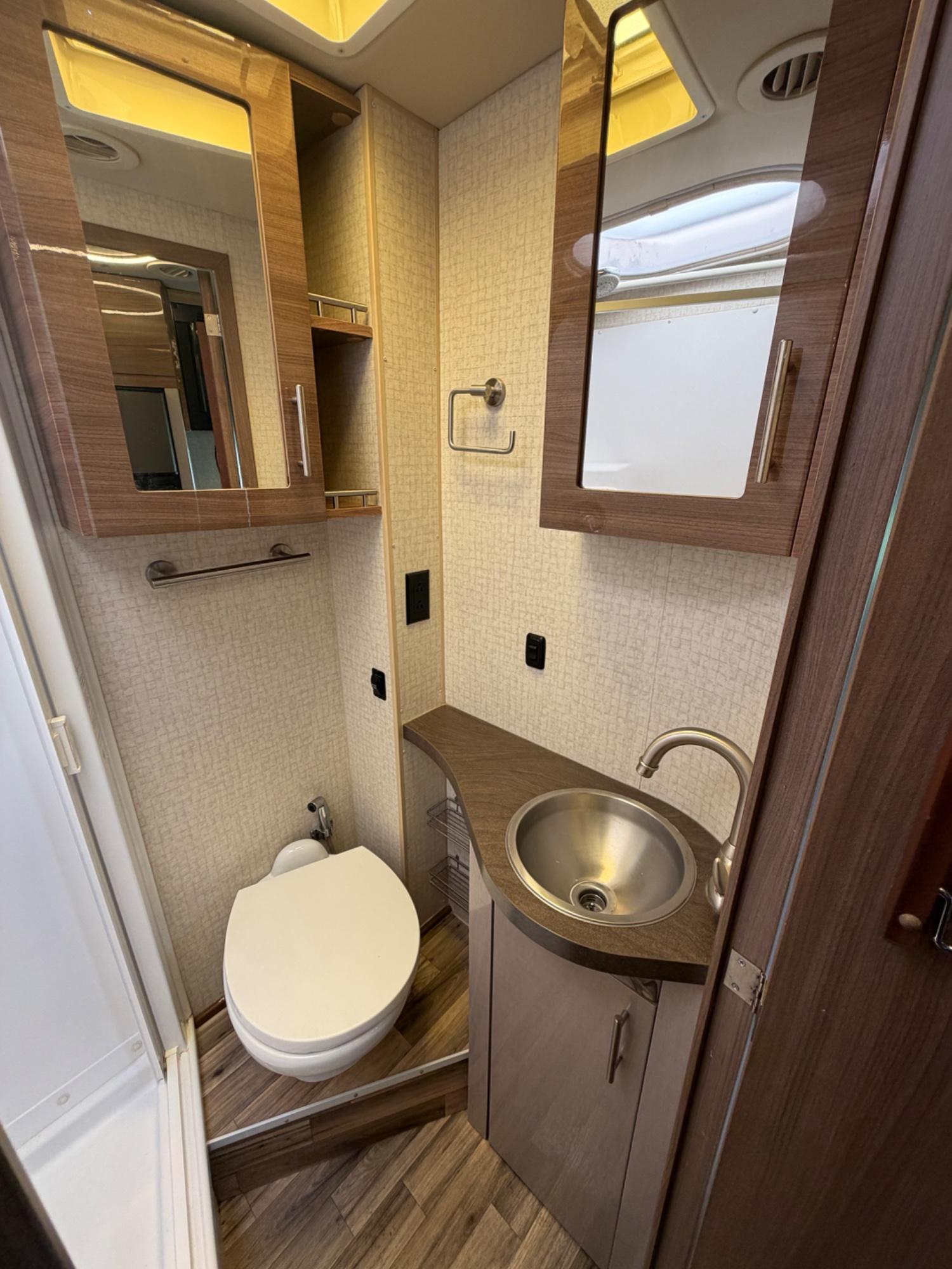 2018 Winnebago 2018 Winnebago View - thumbnail 11