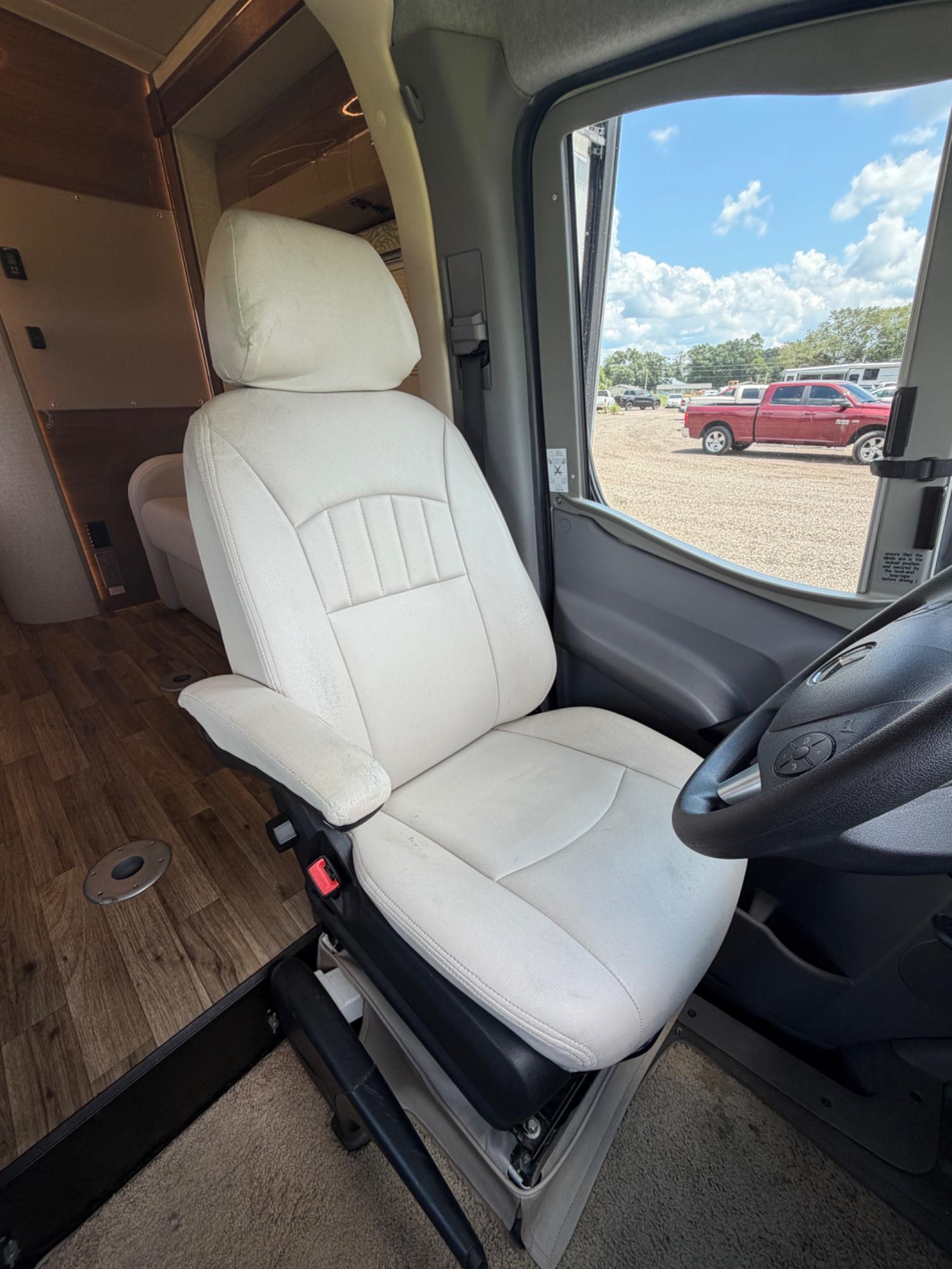 2018 Winnebago 2018 Winnebago View - thumbnail 22