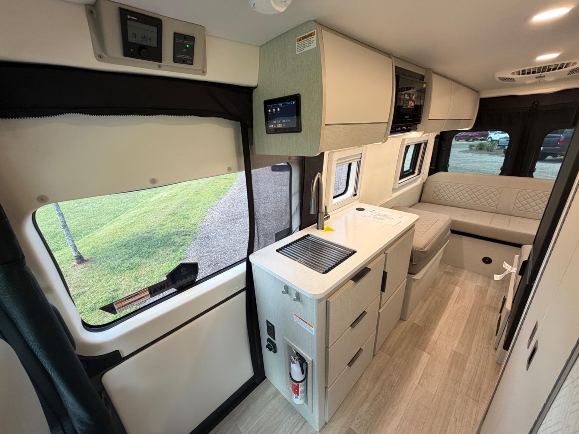 2027 Thor Motor Coach 2027 Thor Motor Coach Tellaro - thumbnail 4