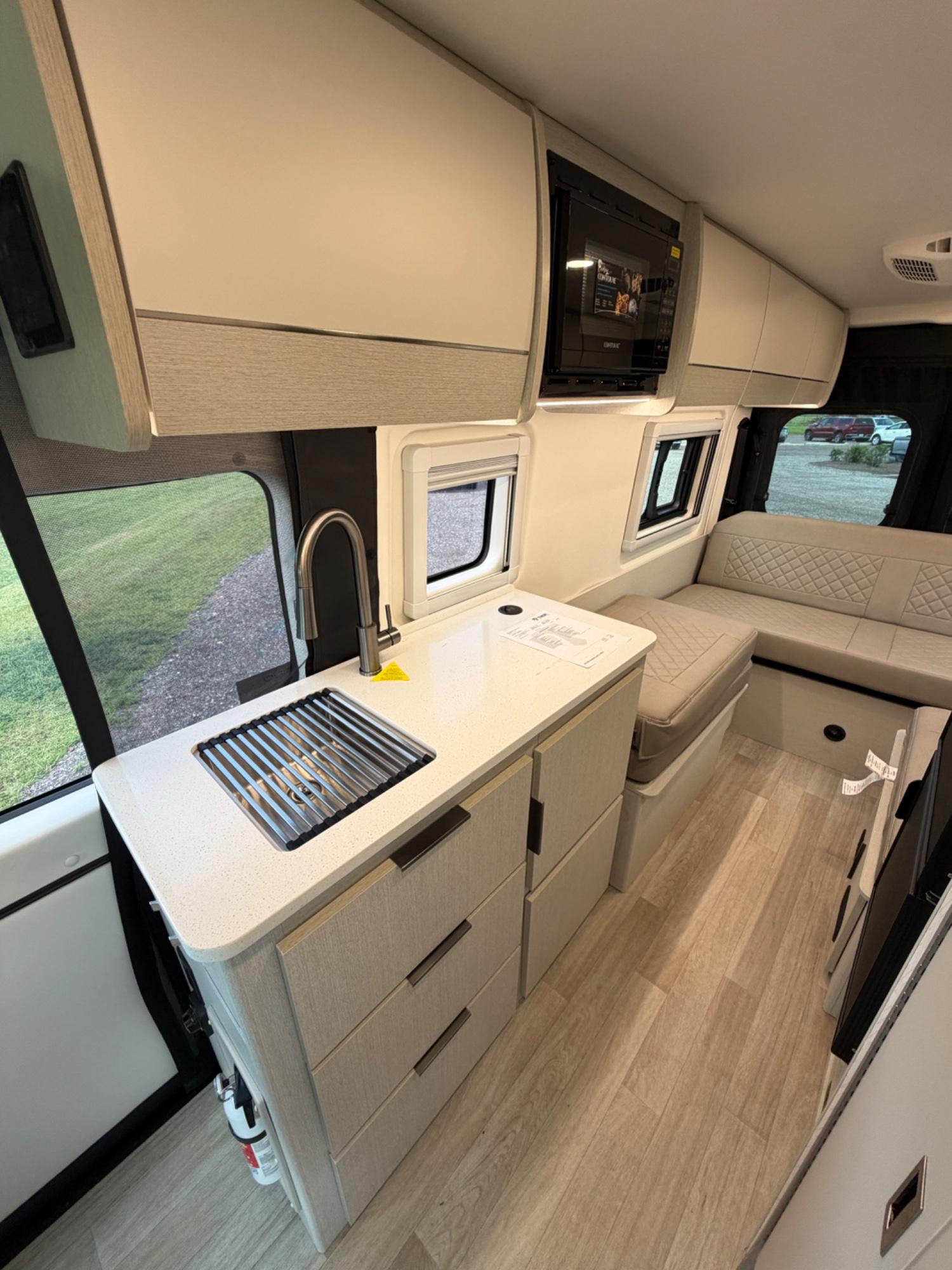 2027 Thor Motor Coach 2027 Thor Motor Coach Tellaro - thumbnail 5