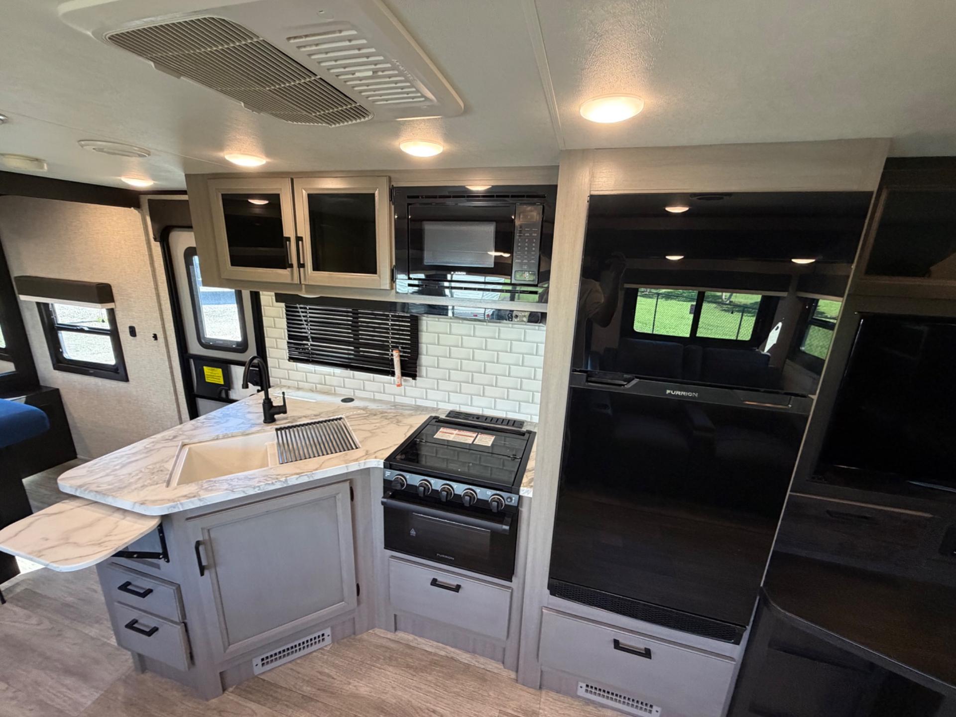 2023 Jayco 2023 Jayco Jay Feather - thumbnail 6