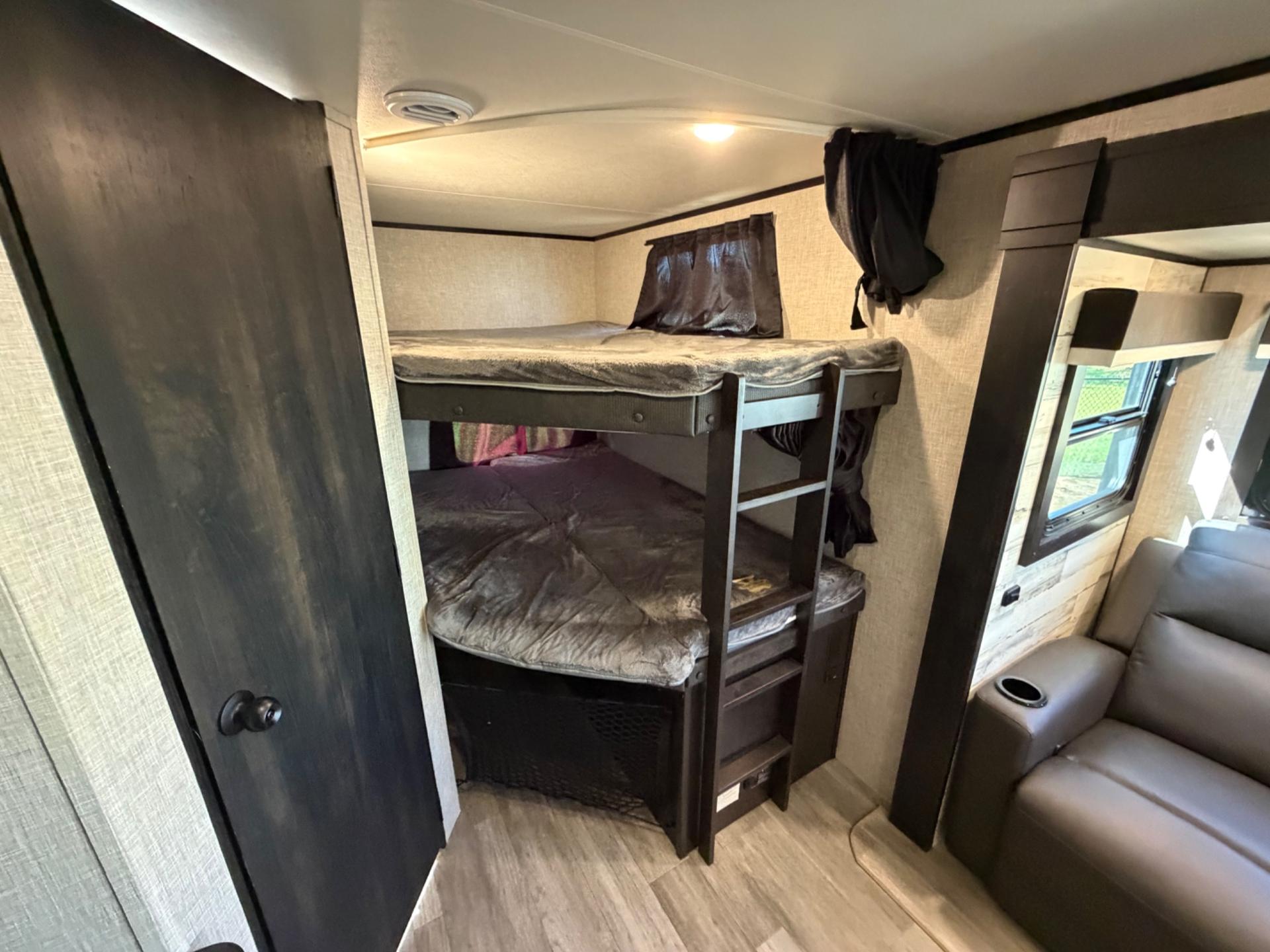 2023 Jayco 2023 Jayco Jay Feather - thumbnail 9