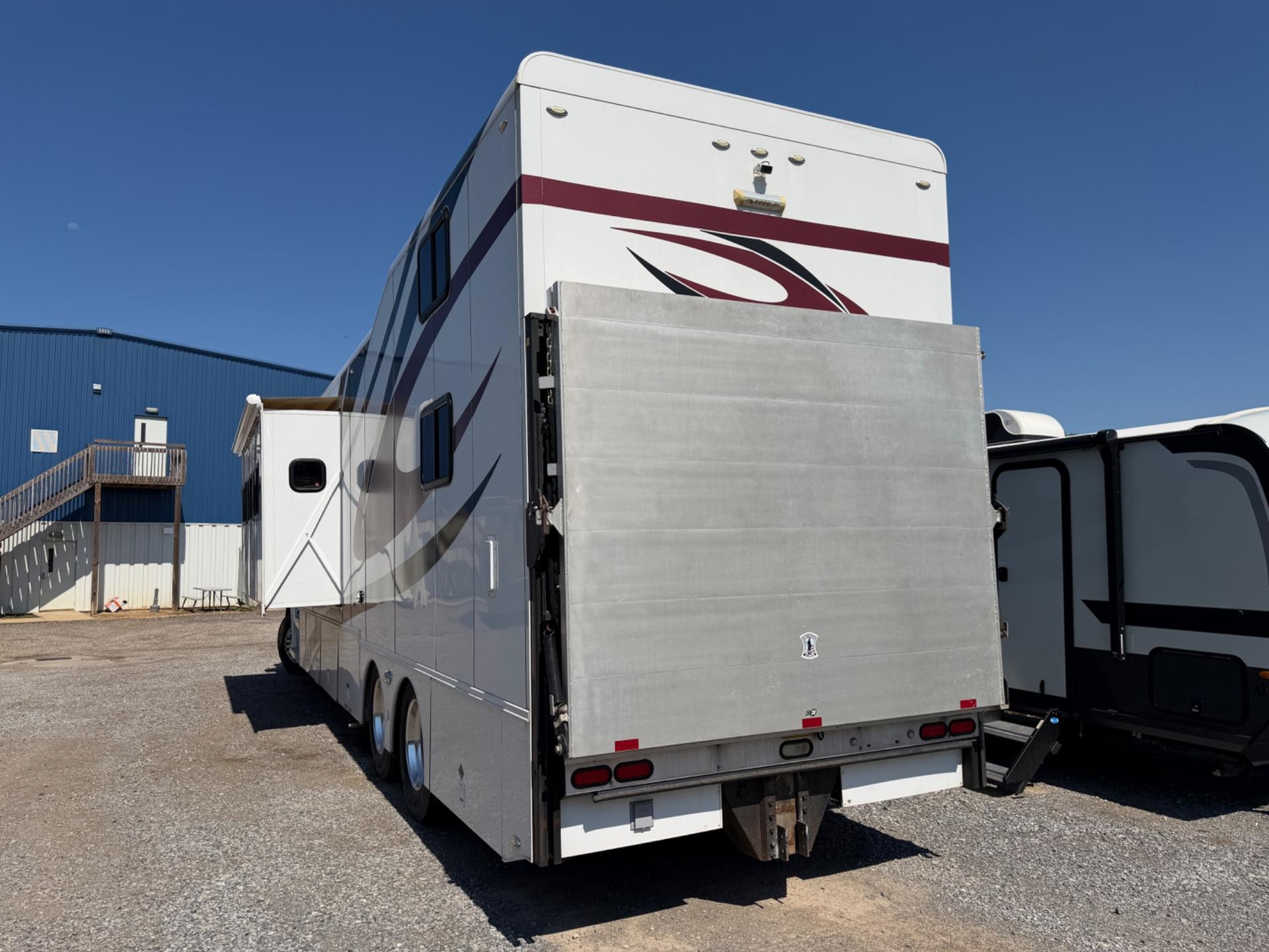 2014 ShowHauler 2014 ShowHauler M-24 - thumbnail 36