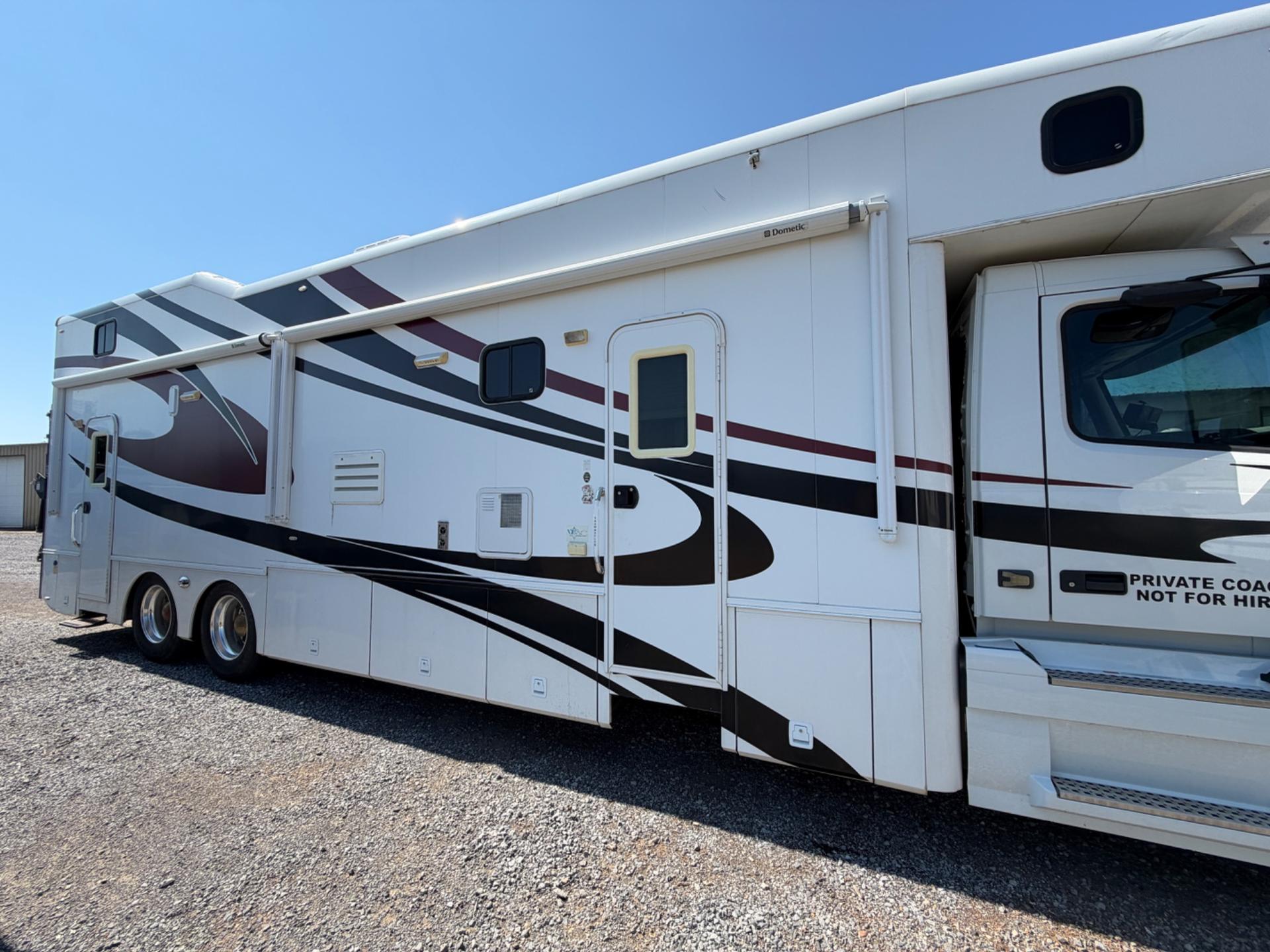 2014 ShowHauler 2014 ShowHauler M-24 - thumbnail 38