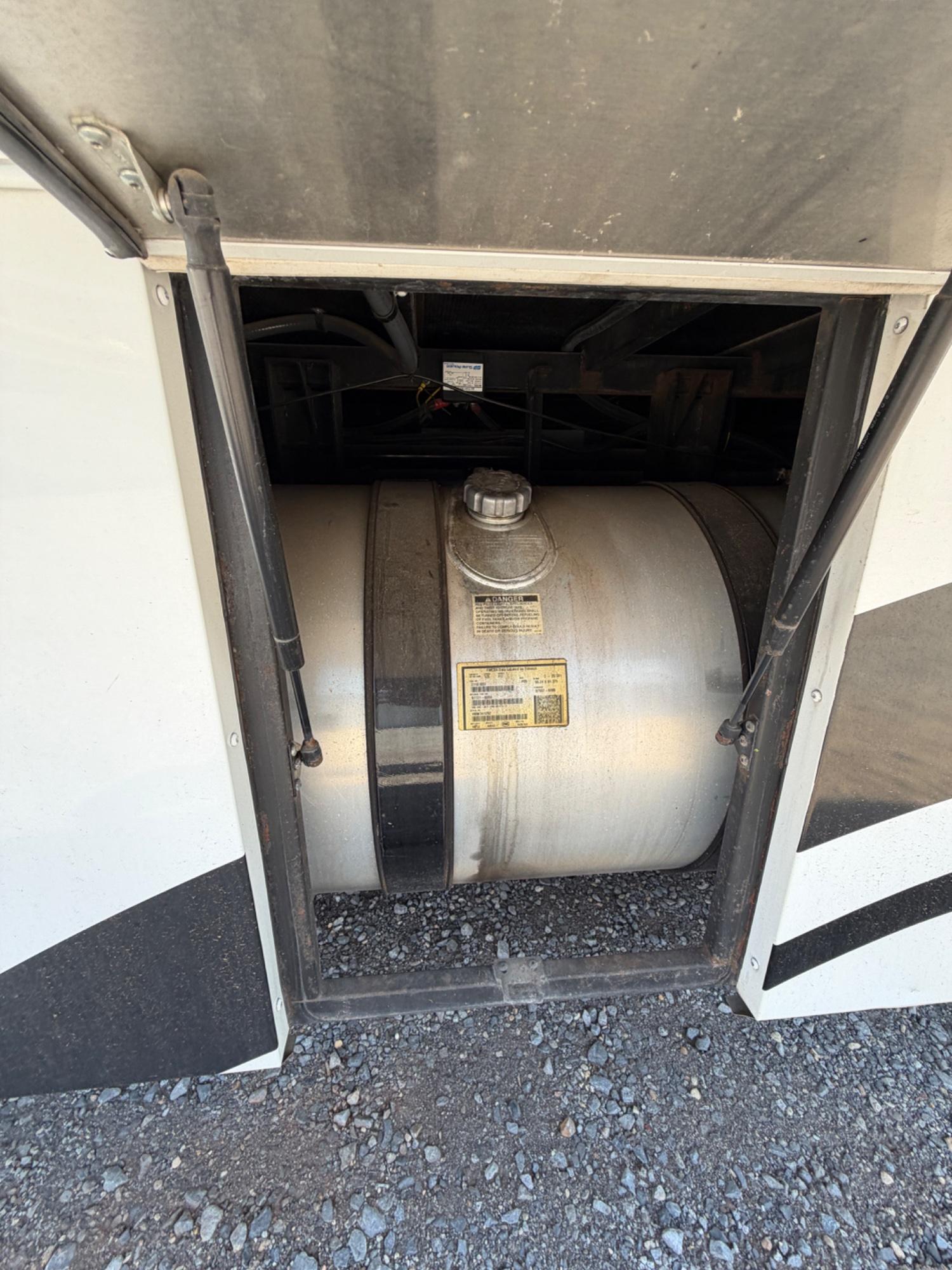 2014 ShowHauler 2014 ShowHauler M-24 - thumbnail 48