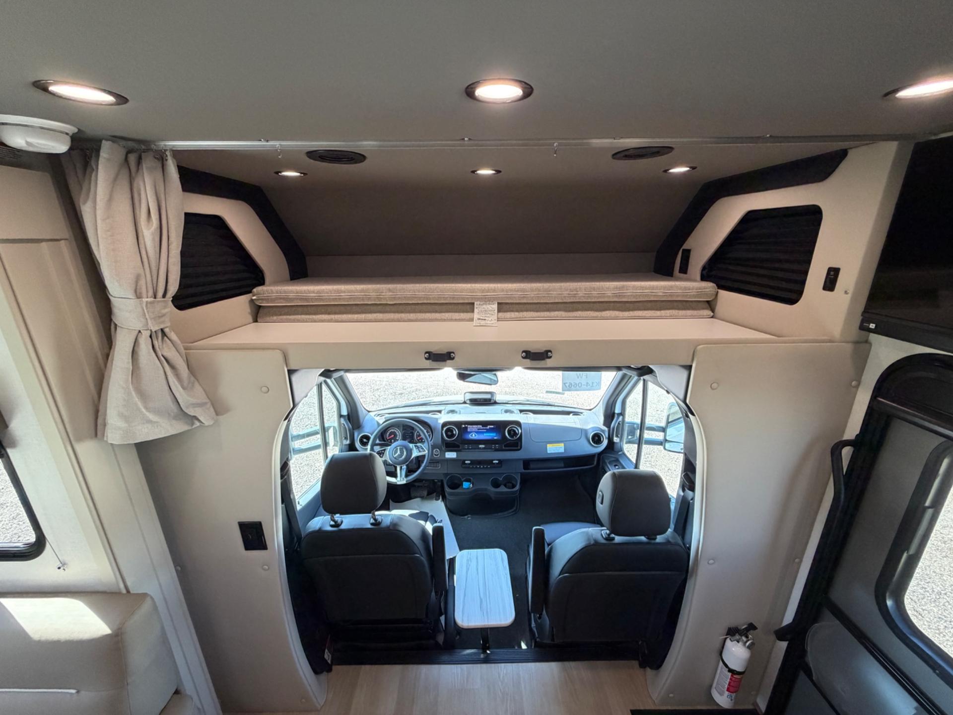2027 Renegade RV 2027 Renegade RV Villagio - thumbnail 3