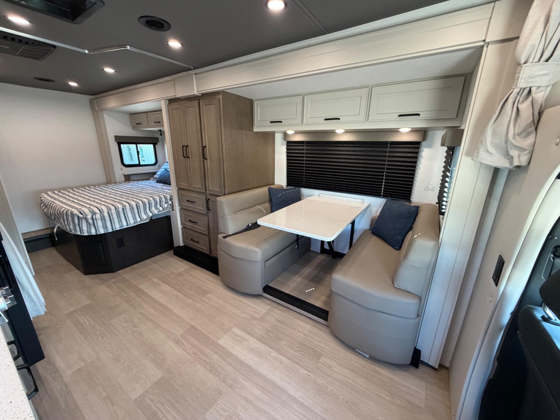 2027 Renegade RV 2027 Renegade RV Villagio - thumbnail 4