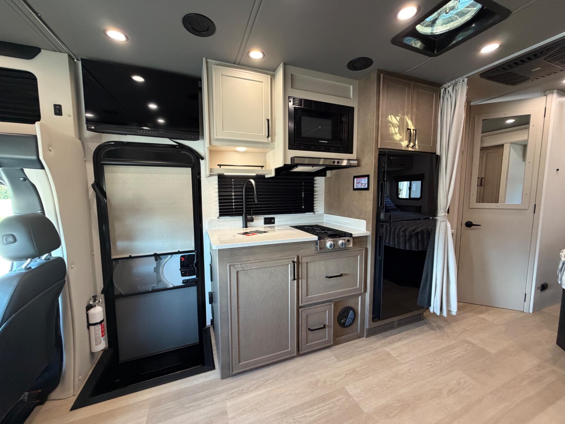 2027 Renegade RV 2027 Renegade RV Villagio - thumbnail 5