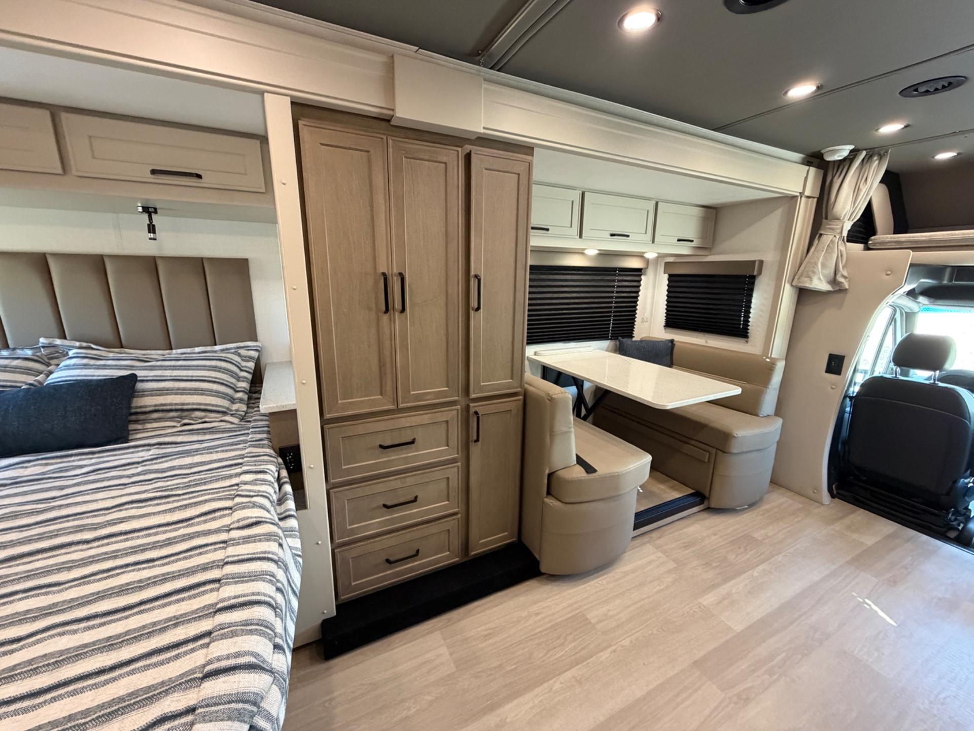 2027 Renegade RV 2027 Renegade RV Villagio - thumbnail 7