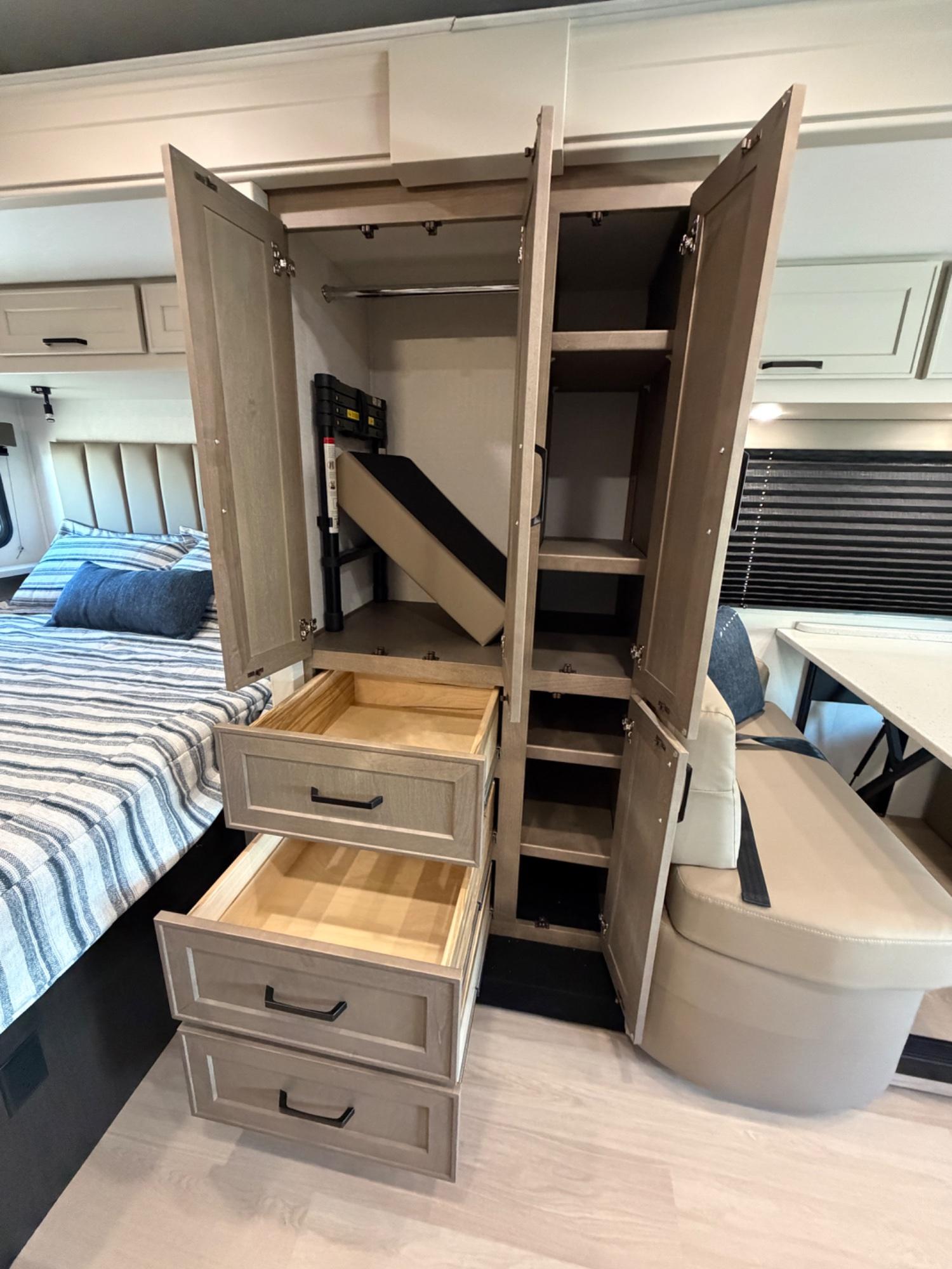 2027 Renegade RV 2027 Renegade RV Villagio - thumbnail 10