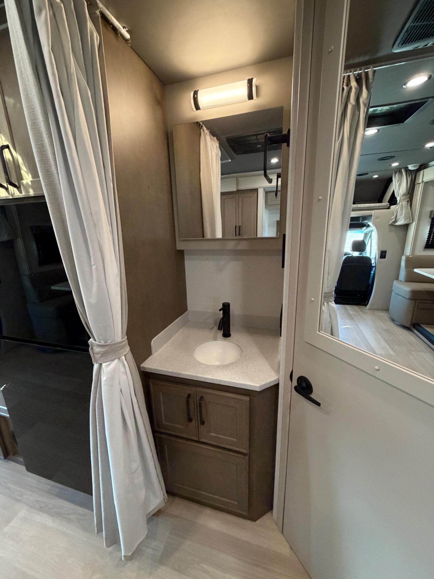 2027 Renegade RV 2027 Renegade RV Villagio - thumbnail 20