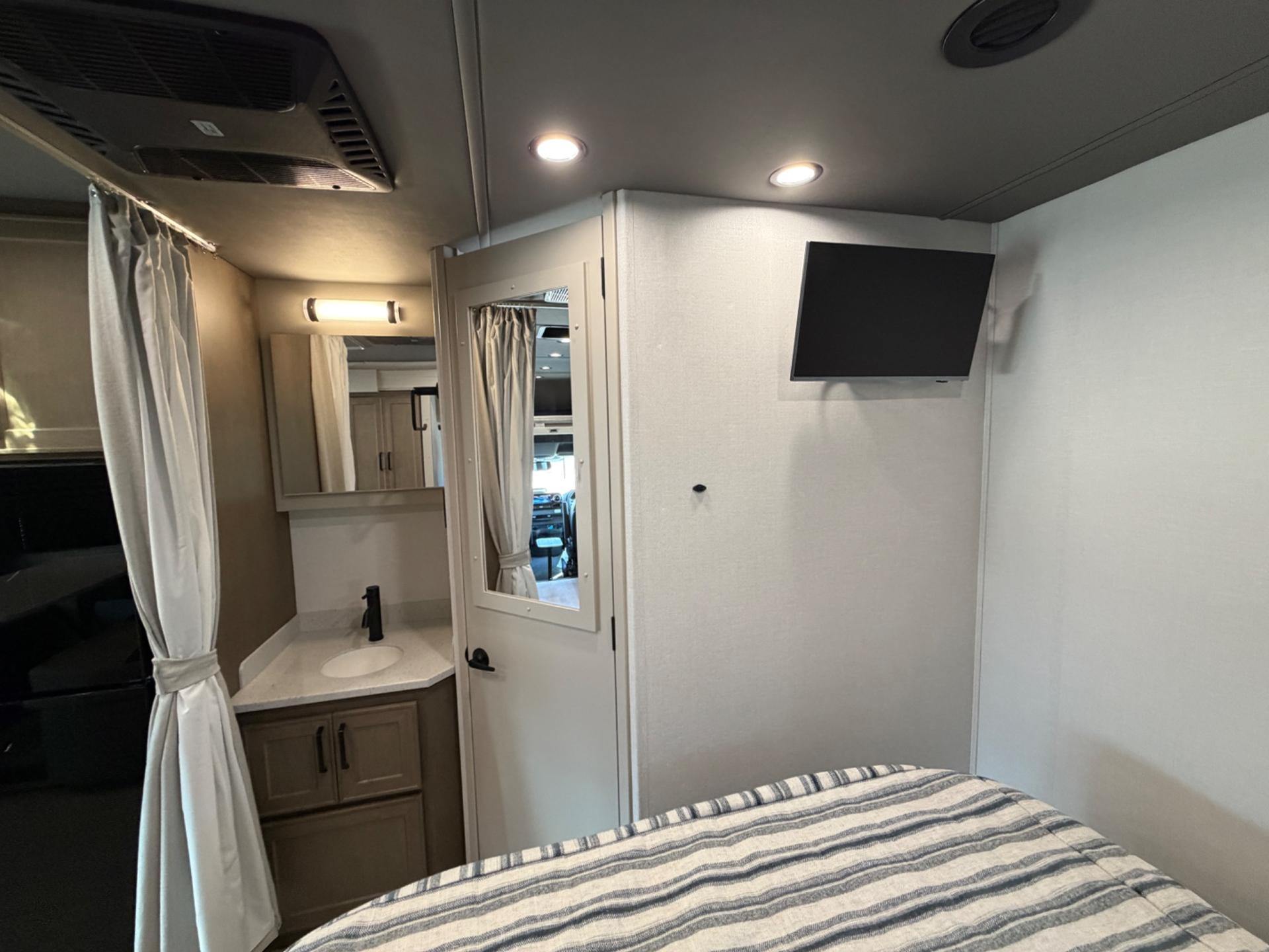 2027 Renegade RV 2027 Renegade RV Villagio - thumbnail 22