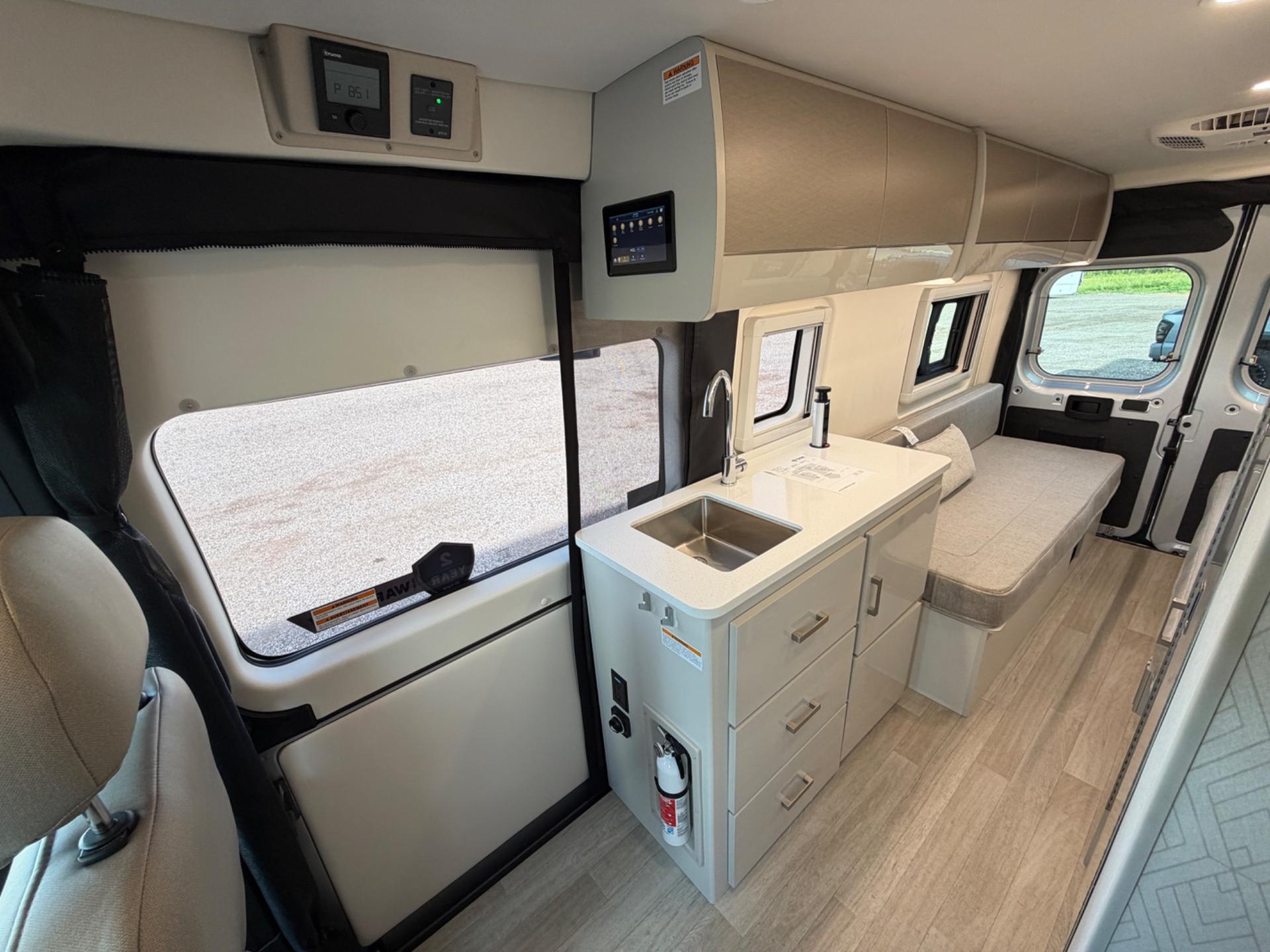 2027 Thor Motor Coach 2027 Thor Motor Coach Tellaro - thumbnail 4