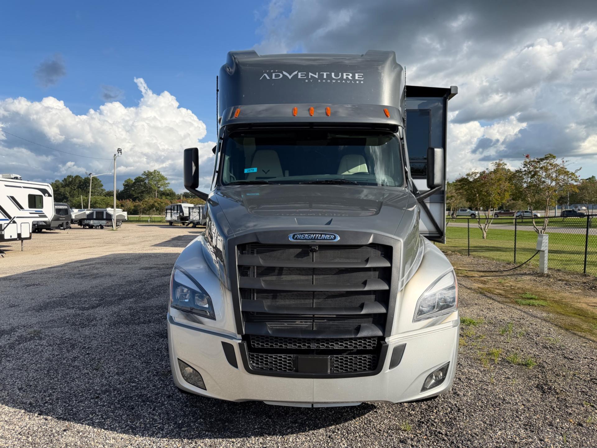 2027 ShowHauler 2027 ShowHauler Adventure - thumbnail 41