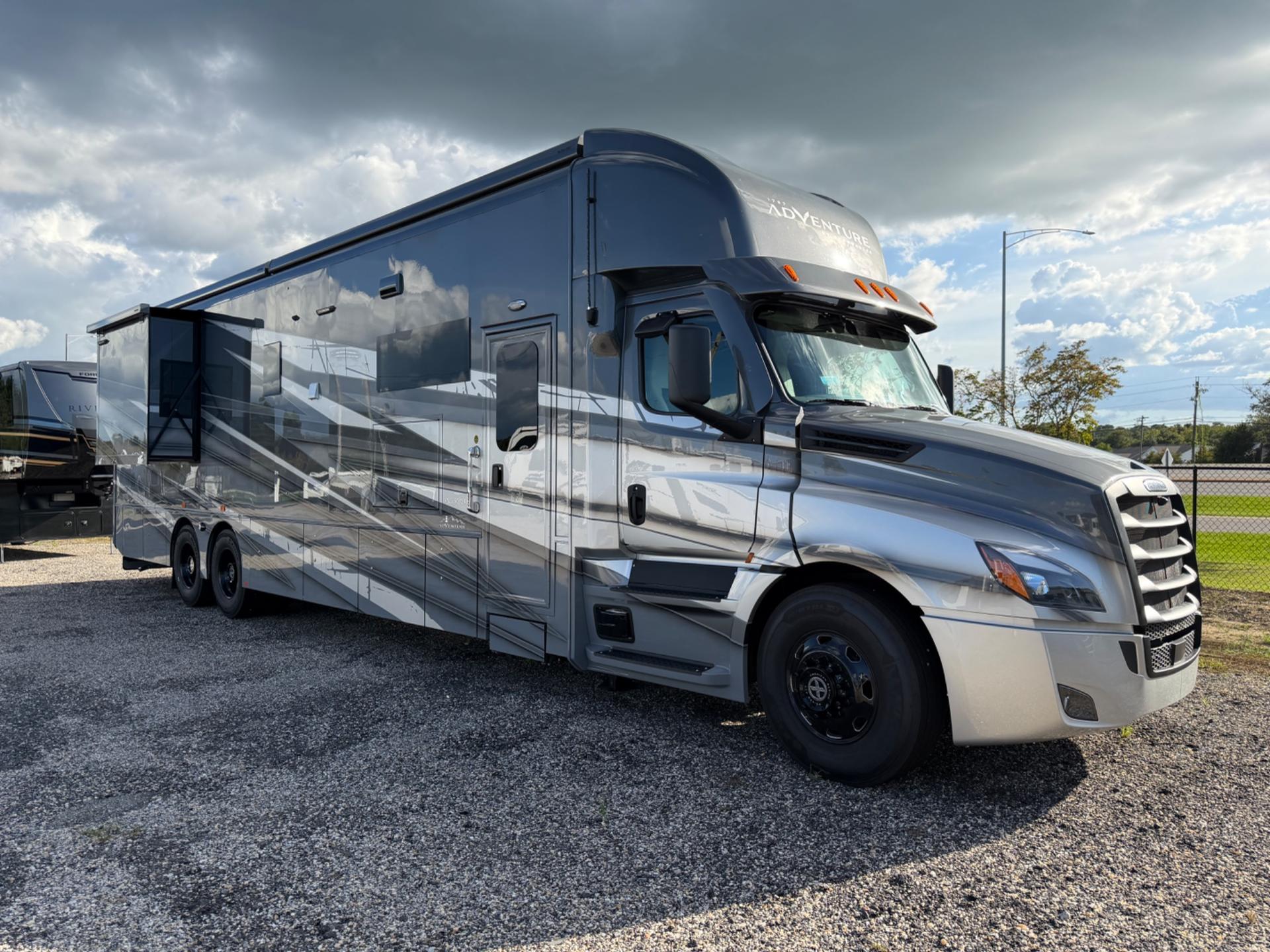 2027 ShowHauler 2027 ShowHauler Adventure - thumbnail 42