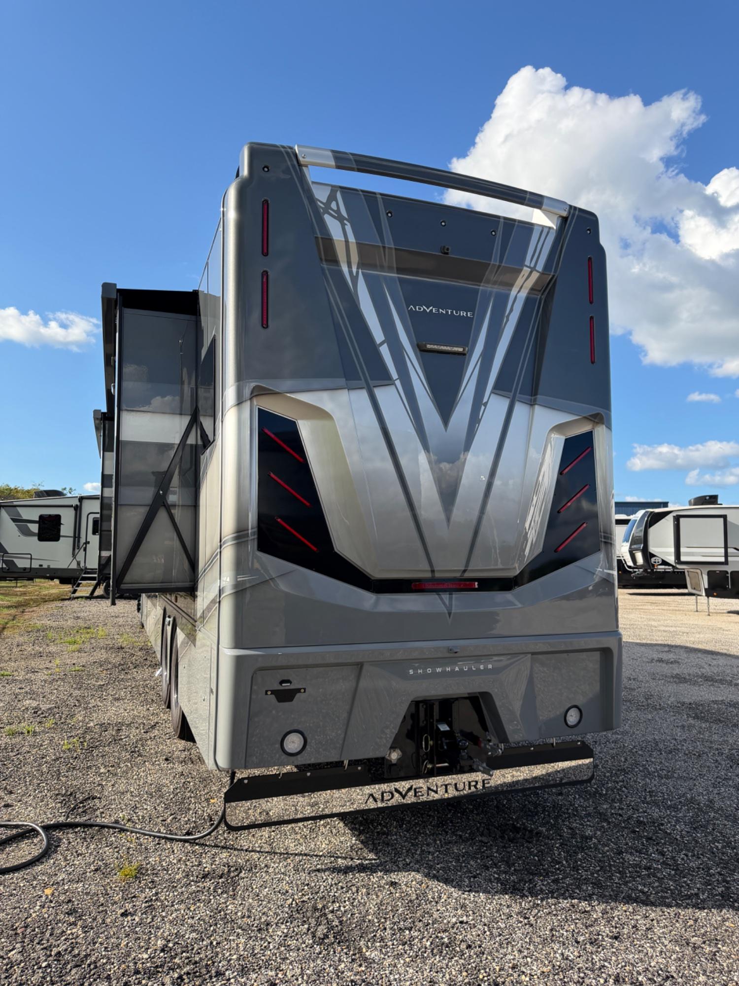 2027 ShowHauler 2027 ShowHauler Adventure - thumbnail 44
