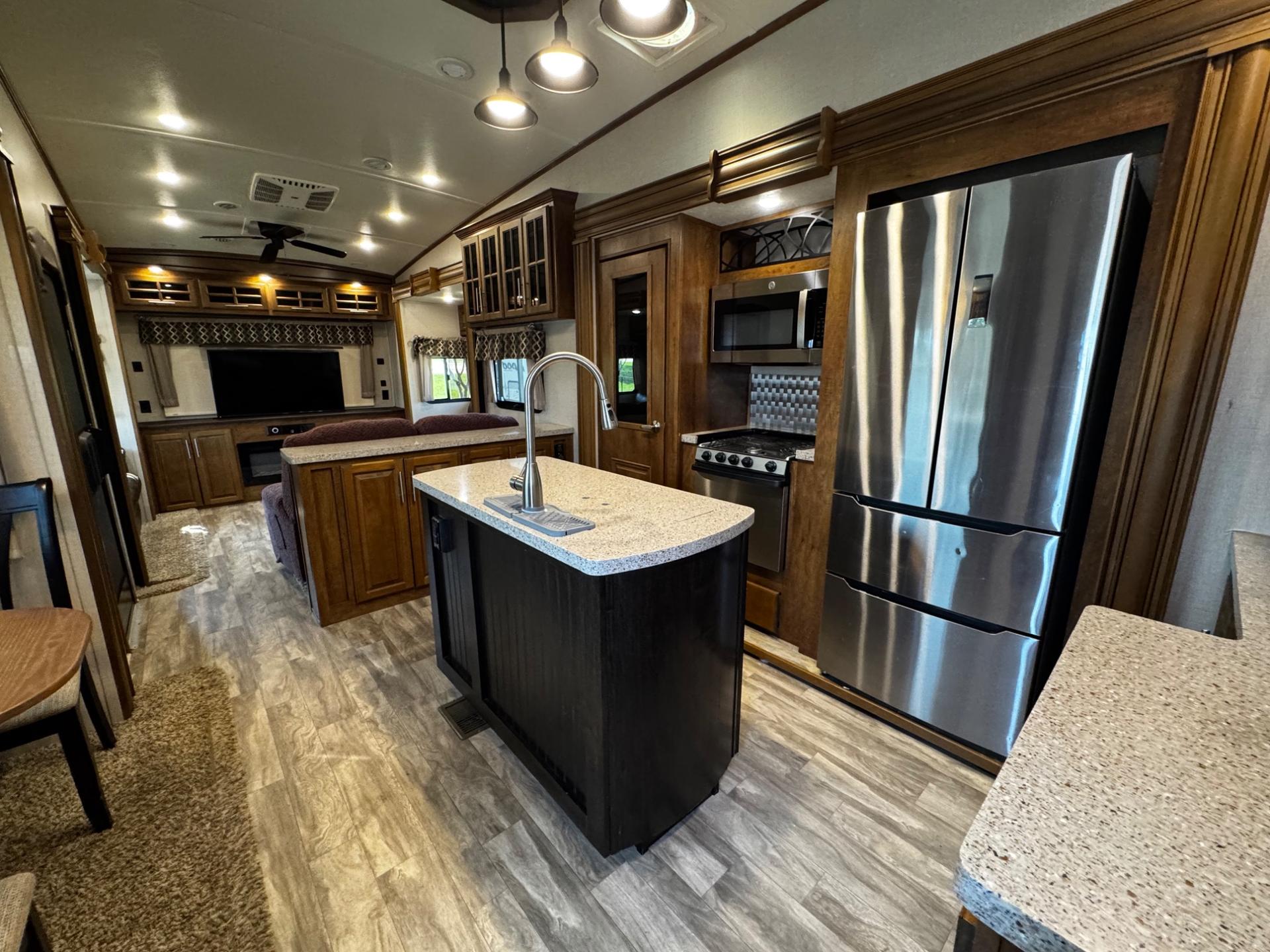 2019 Coachmen 2019 Coachmen Brookstone - thumbnail 3