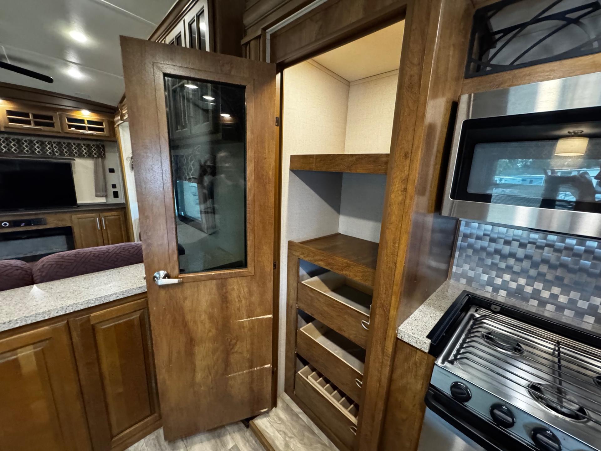 2019 Coachmen 2019 Coachmen Brookstone - thumbnail 8
