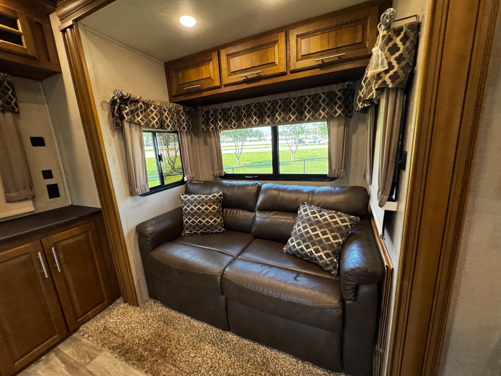 2019 Coachmen 2019 Coachmen Brookstone - thumbnail 13