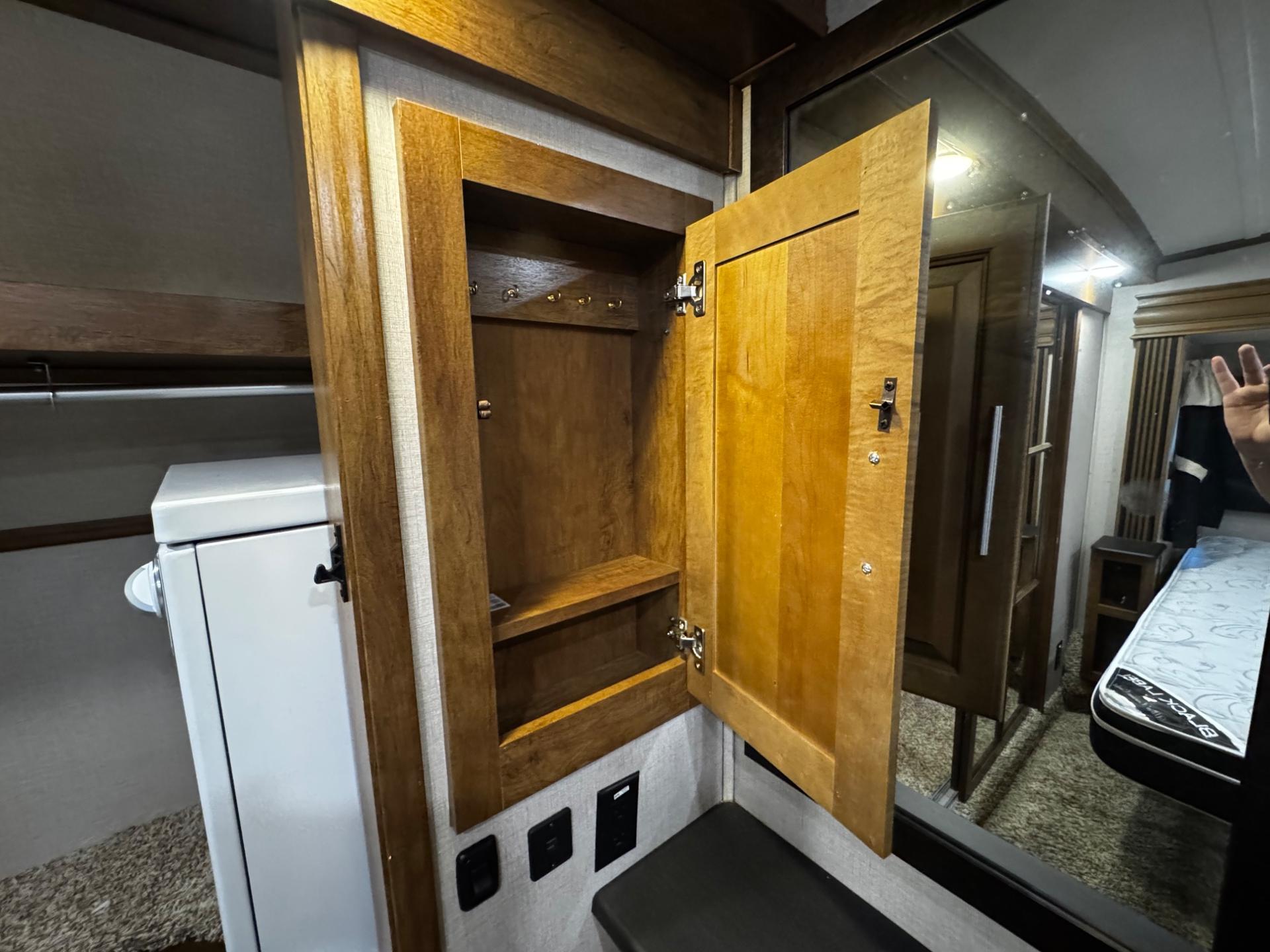 2019 Coachmen 2019 Coachmen Brookstone - thumbnail 23