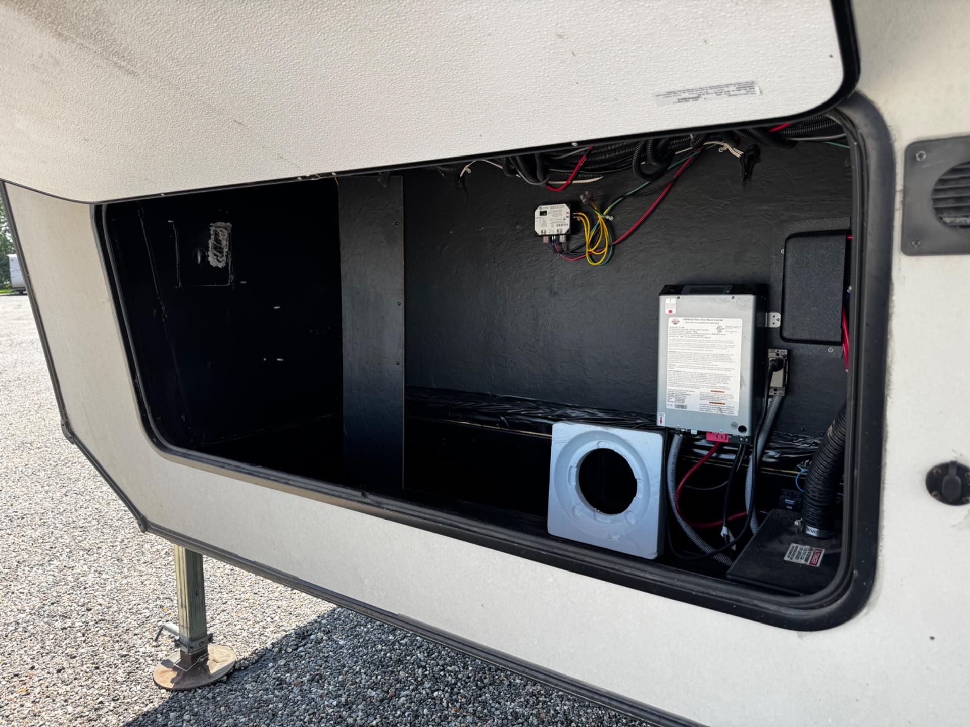 2019 Coachmen 2019 Coachmen Brookstone - thumbnail 25