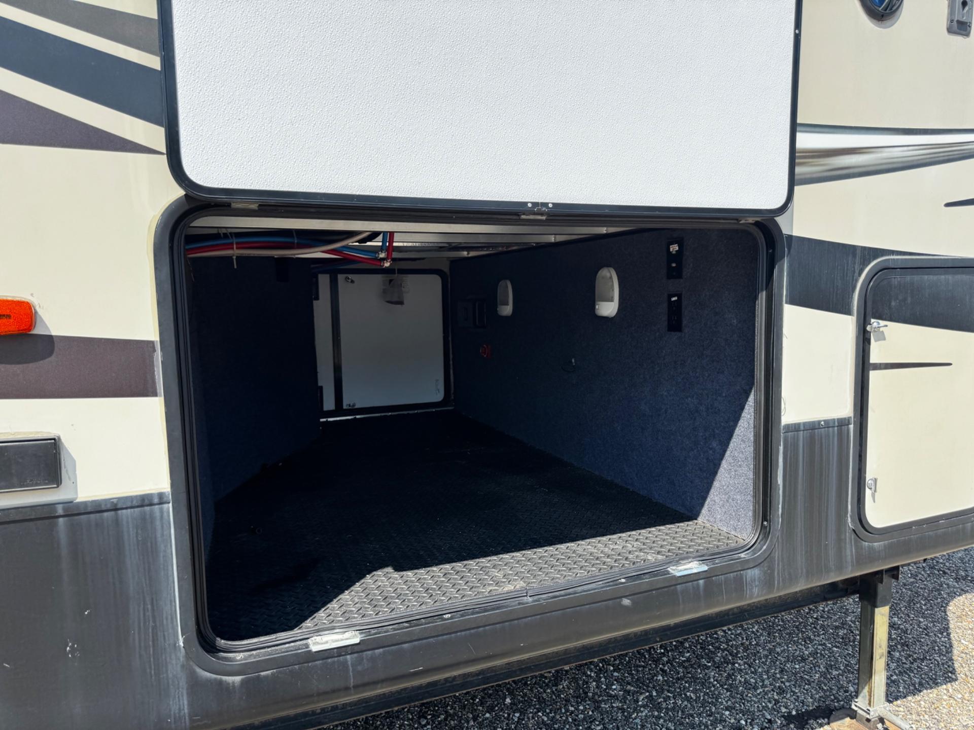 2019 Coachmen 2019 Coachmen Brookstone - thumbnail 27