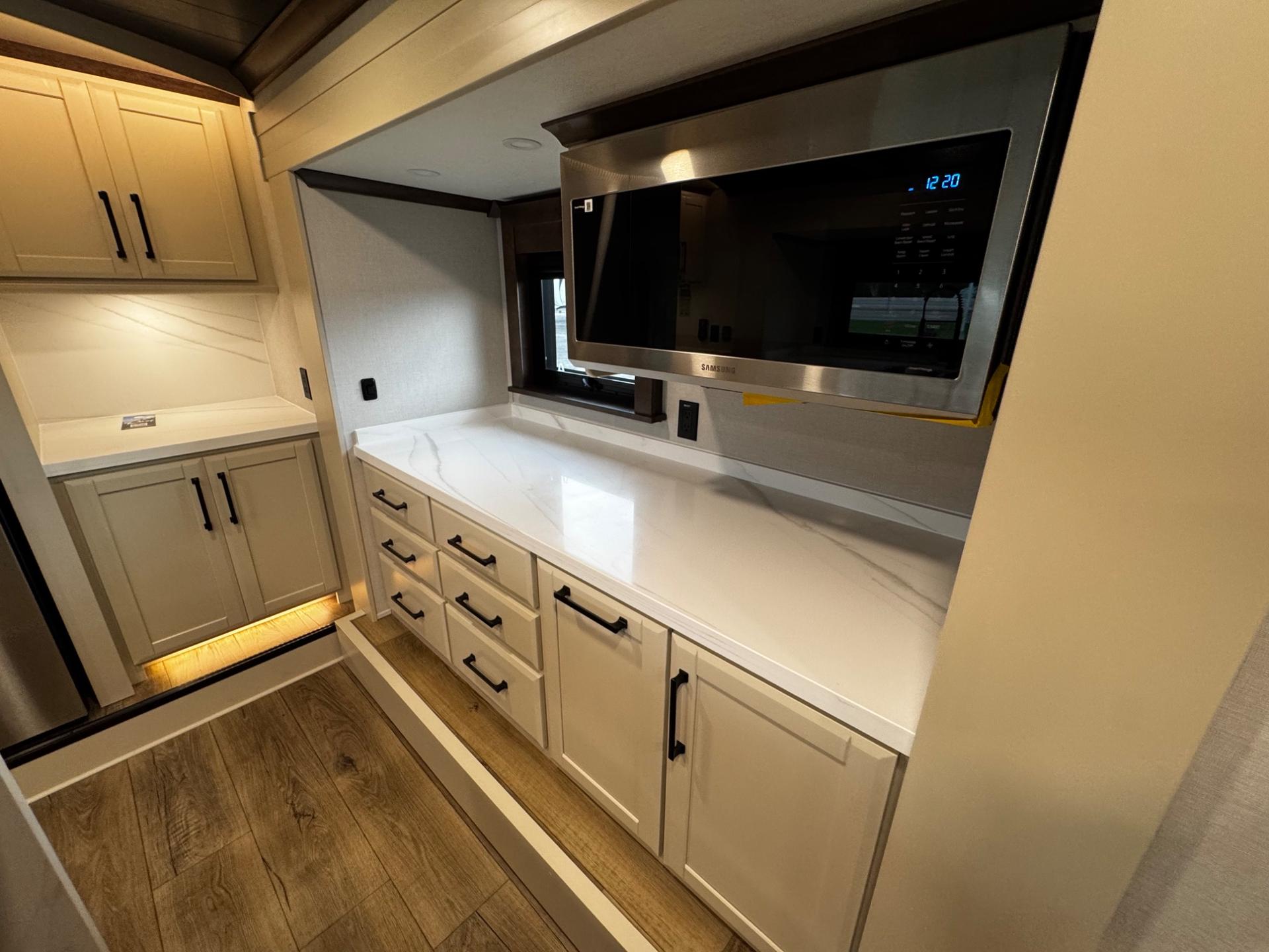 2027 Forest River 2027 Forest River Riverstone Legacy - thumbnail 4
