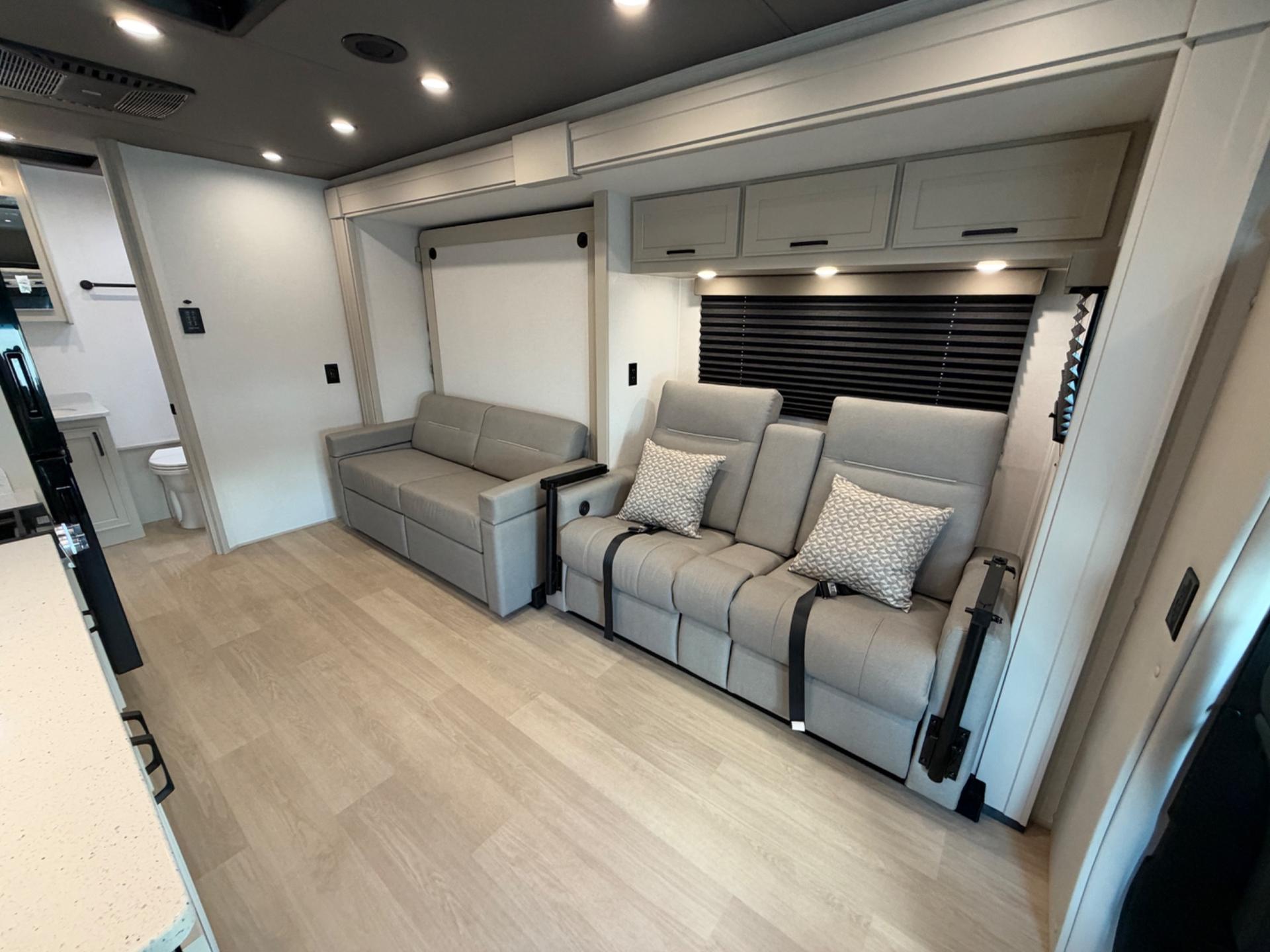 2027 Renegade RV 2027 Renegade RV Villagio - thumbnail 3