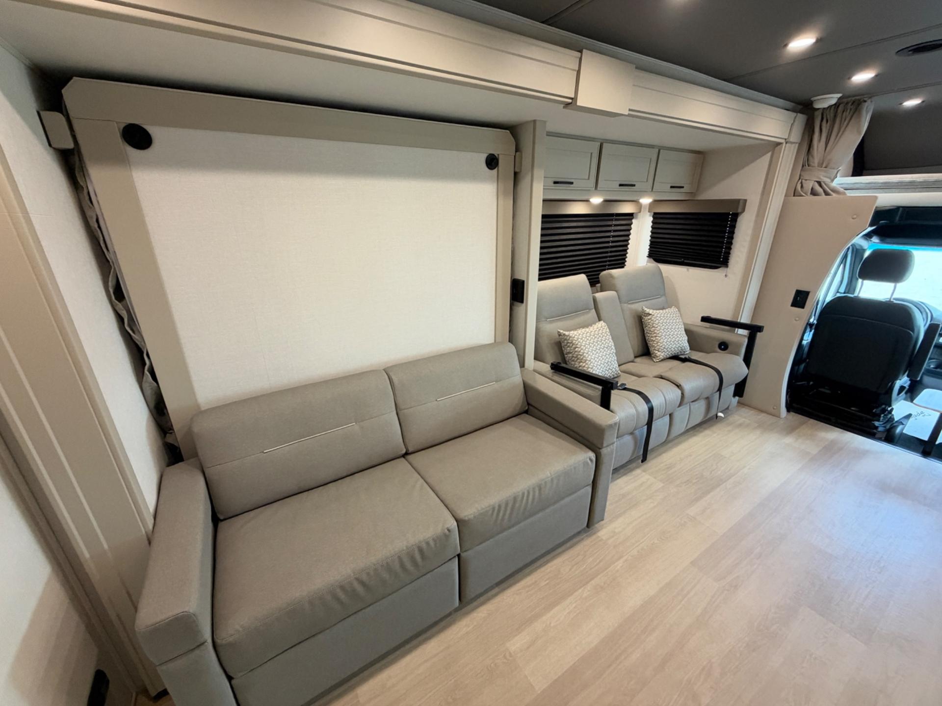 2027 Renegade RV 2027 Renegade RV Villagio - thumbnail 8