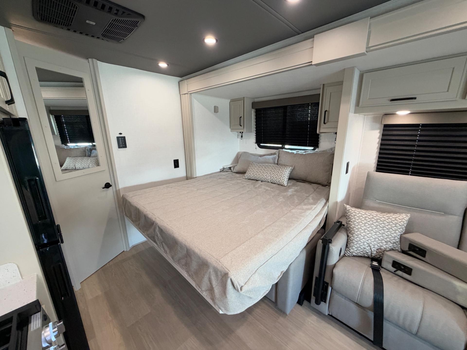 2027 Renegade RV 2027 Renegade RV Villagio - thumbnail 9