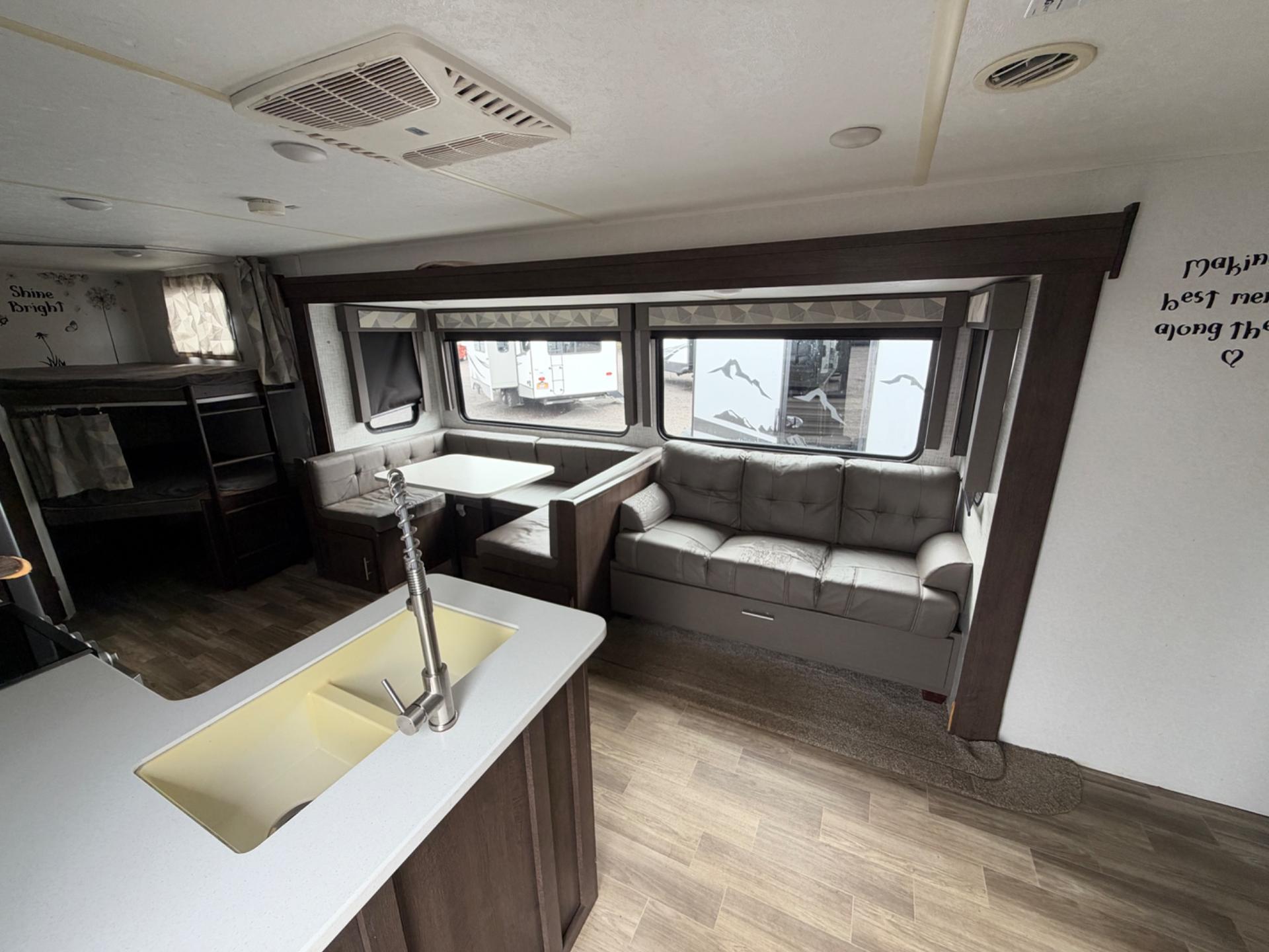 2020 Forest River 2020 Forest River Wildwood - thumbnail 27