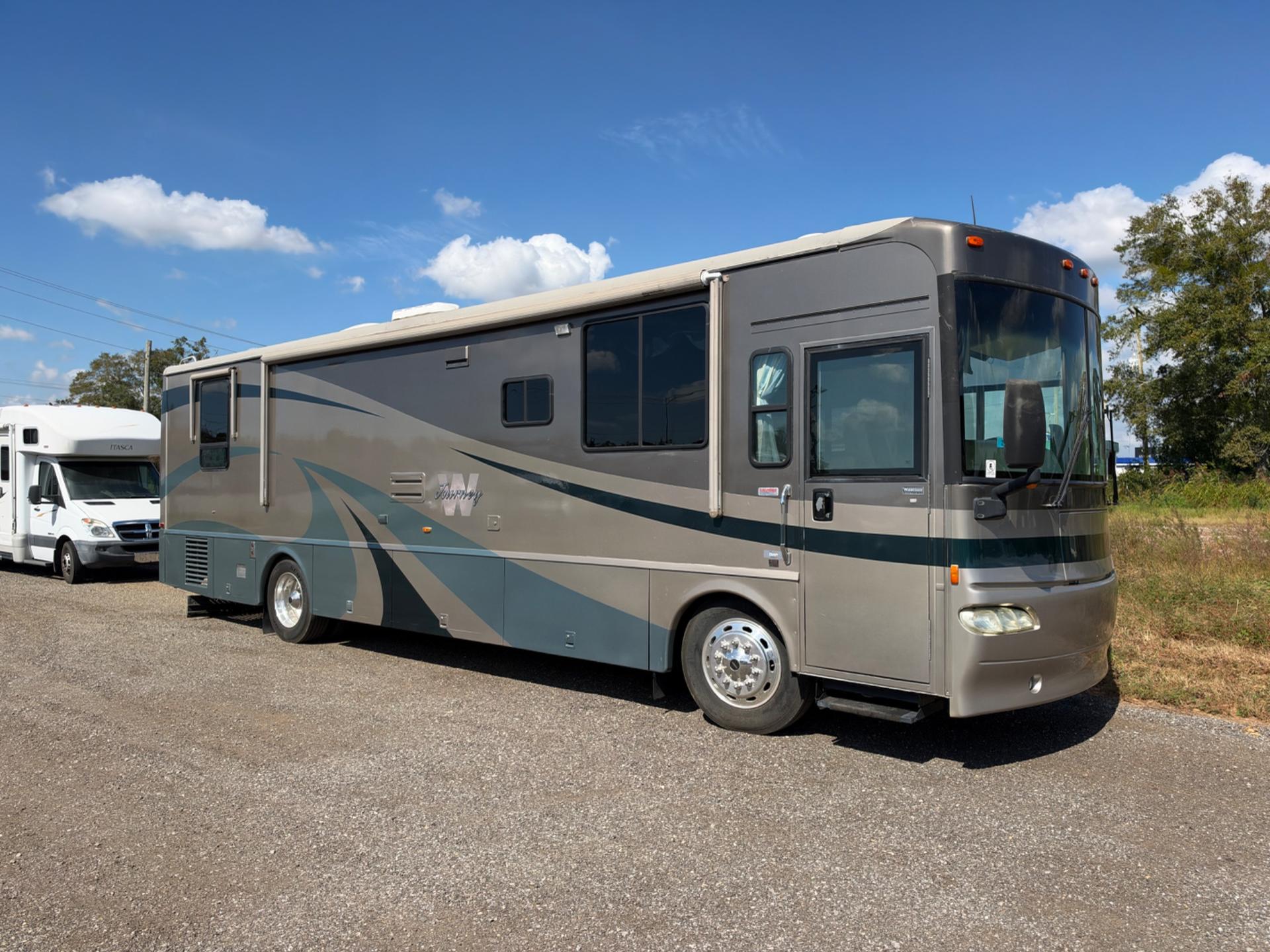 2004 Winnebago Journey 36G