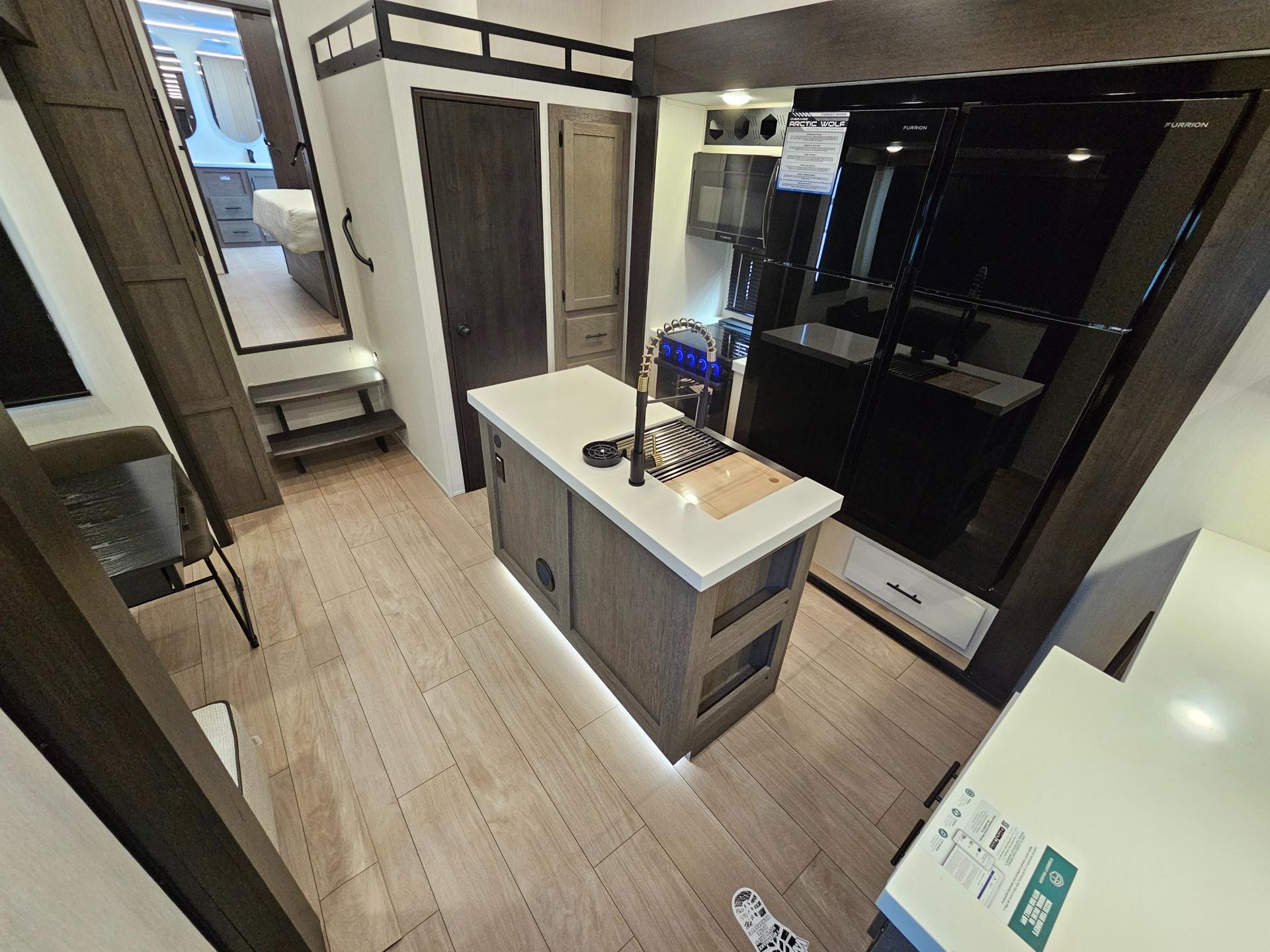 2026 Cherokee 2026 Cherokee Arctic Wolf Suite - thumbnail 10