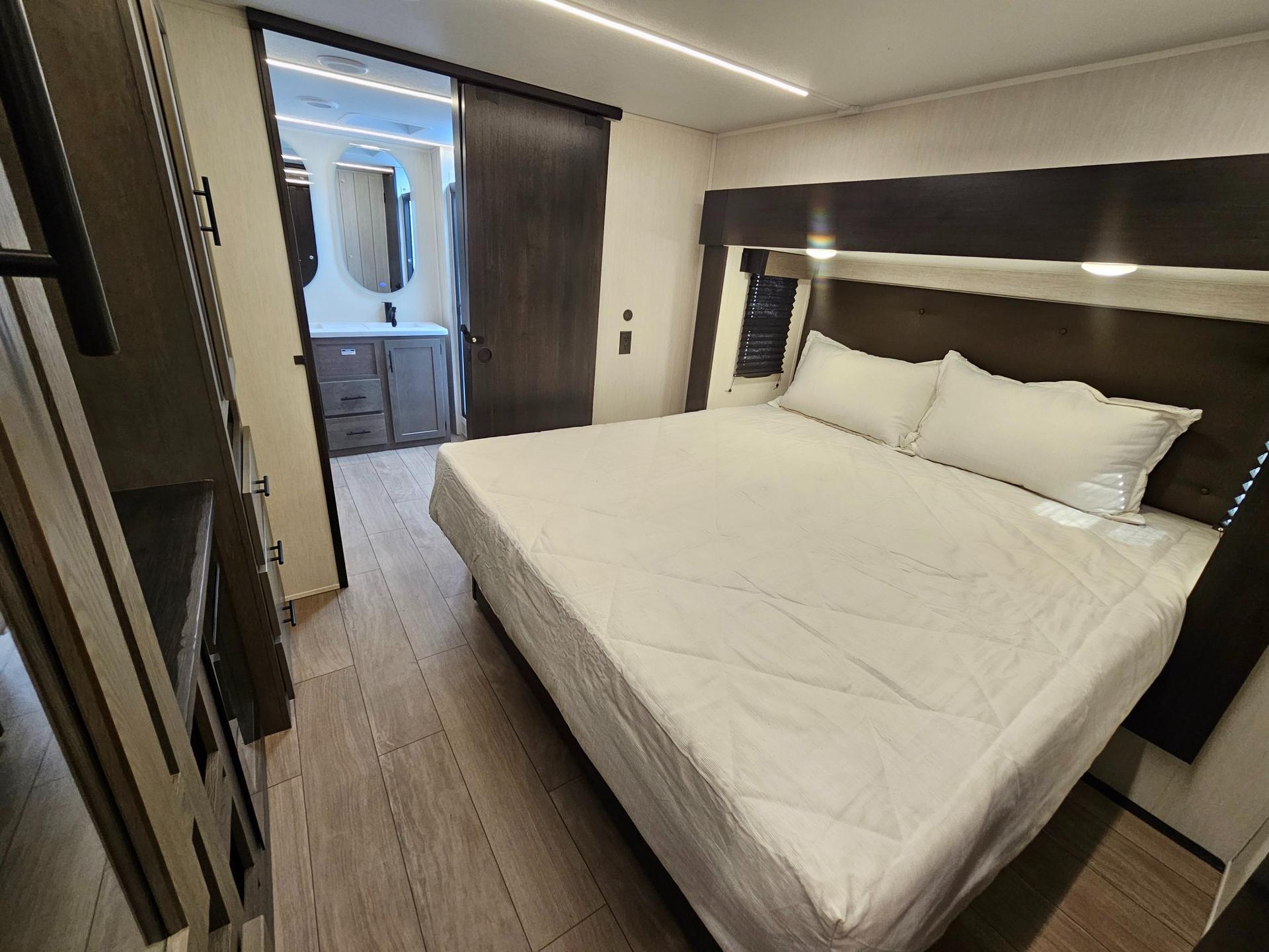 2026 Cherokee 2026 Cherokee Arctic Wolf Suite - thumbnail 20