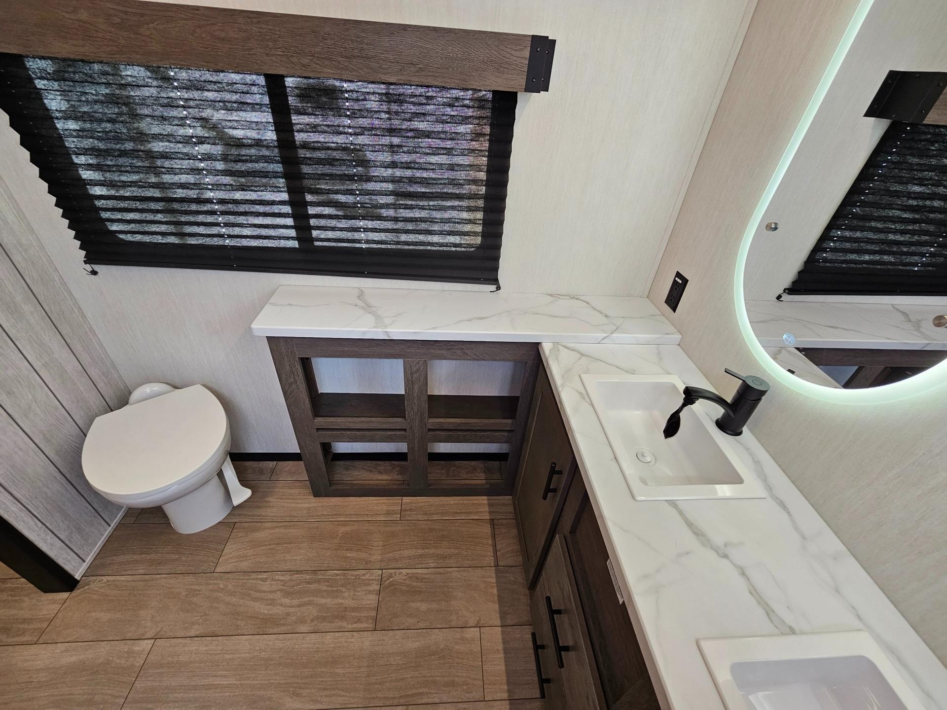 2026 Cherokee 2026 Cherokee Arctic Wolf Suite - thumbnail 26