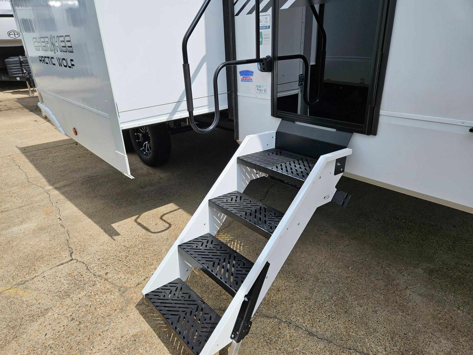 2026 Cherokee 2026 Cherokee Arctic Wolf Suite - thumbnail 35