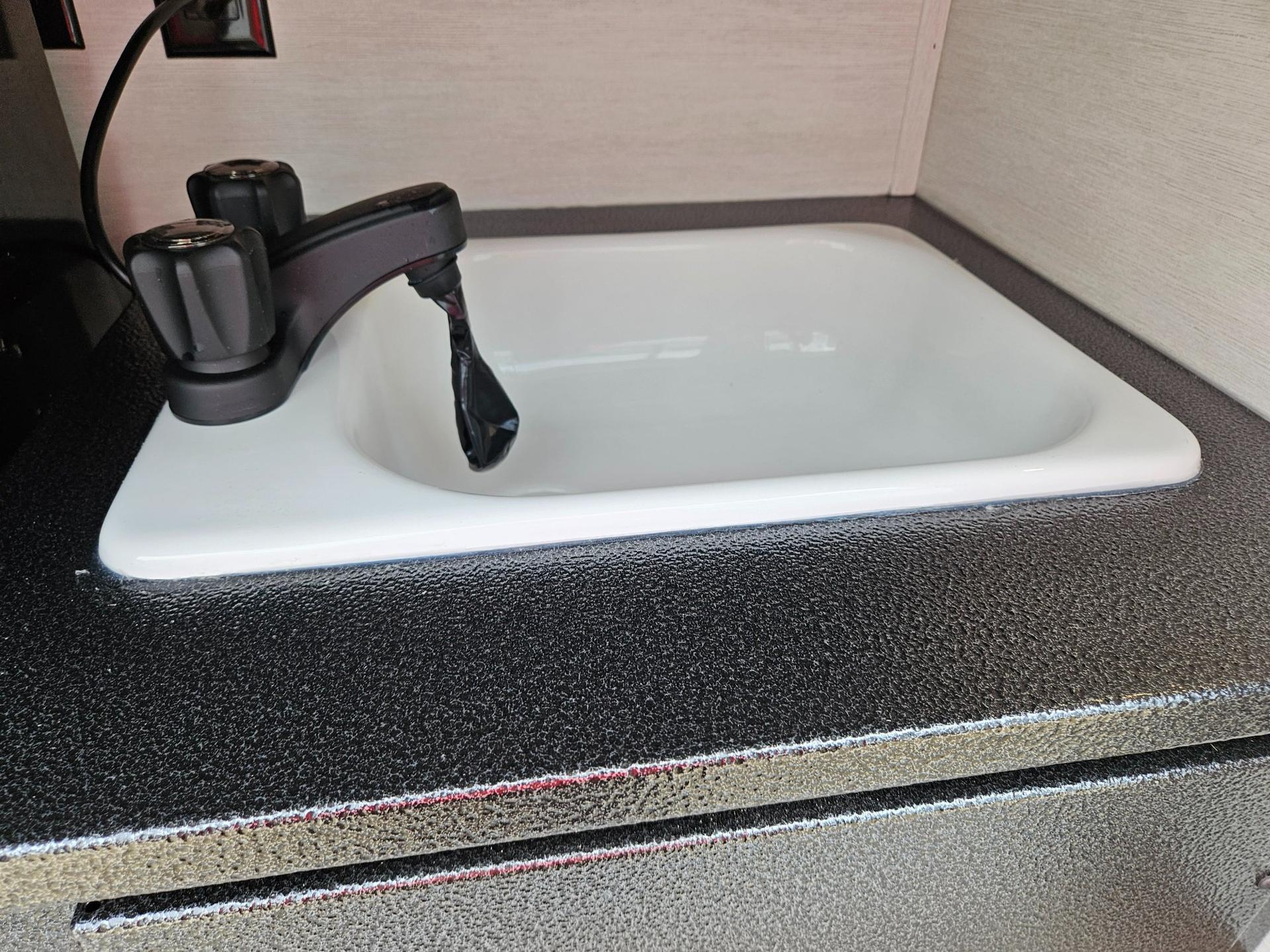 2026 Cherokee 2026 Cherokee Arctic Wolf Suite - thumbnail 37