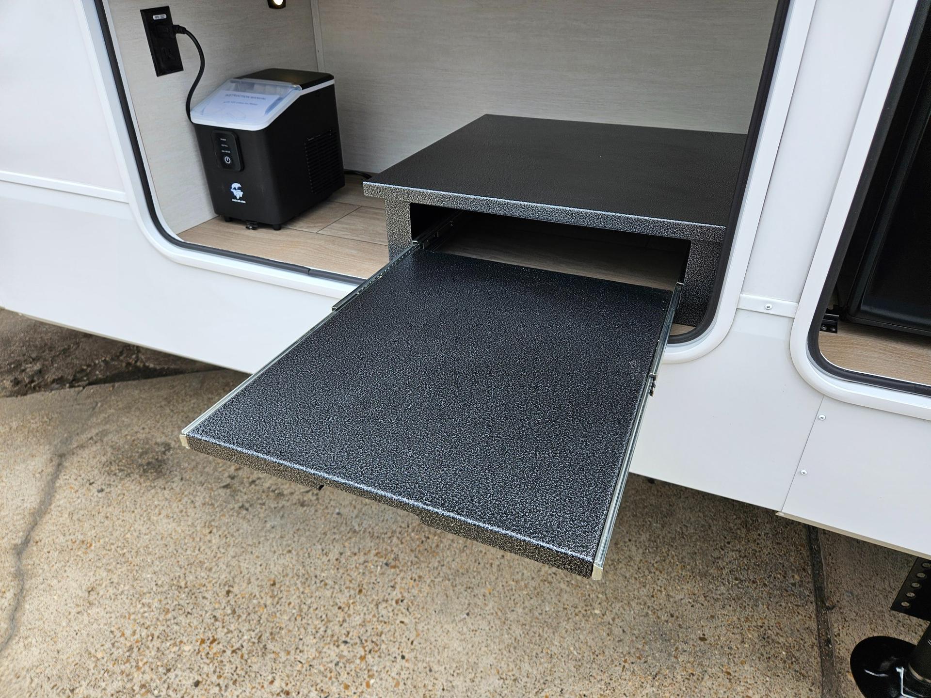 2026 Cherokee 2026 Cherokee Arctic Wolf Suite - thumbnail 40